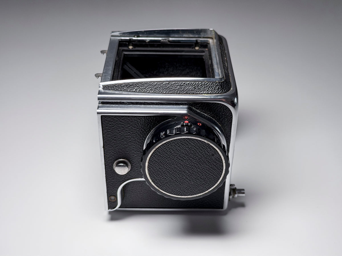 Hasselblad 500 CM C/M Body - Needs adjustment, Read Description