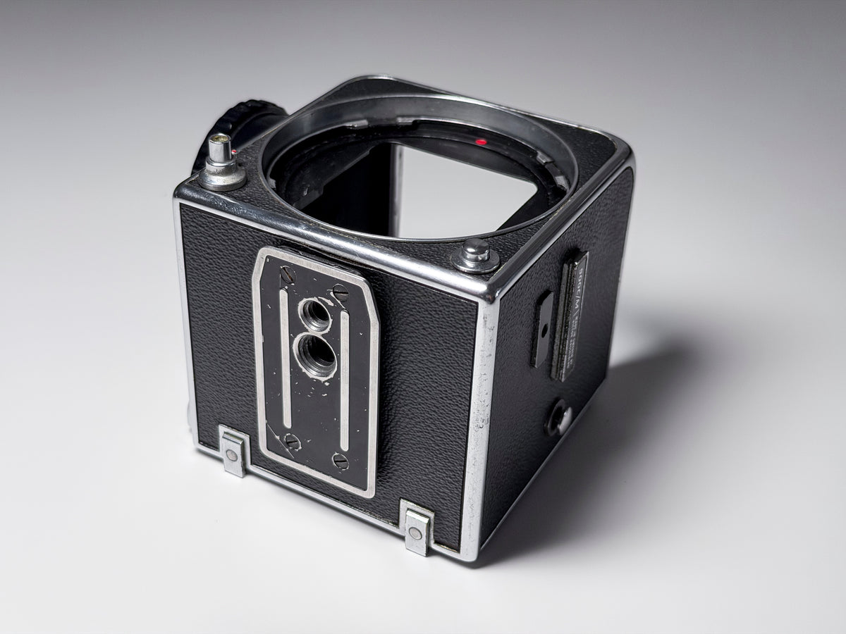 Hasselblad 500 CM C/M Body - Needs adjustment, Read Description