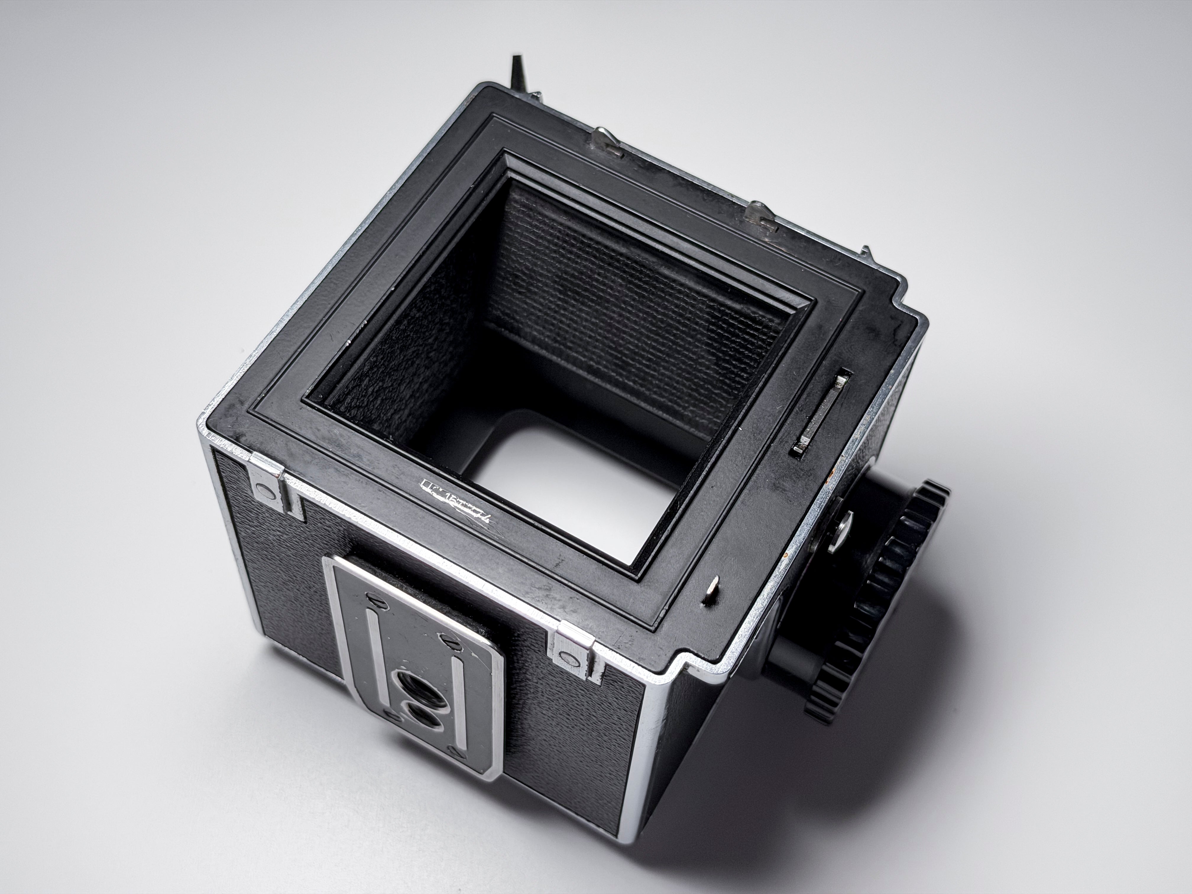 Hasselblad 500 CM C/M Body - Needs adjustment, Read Description