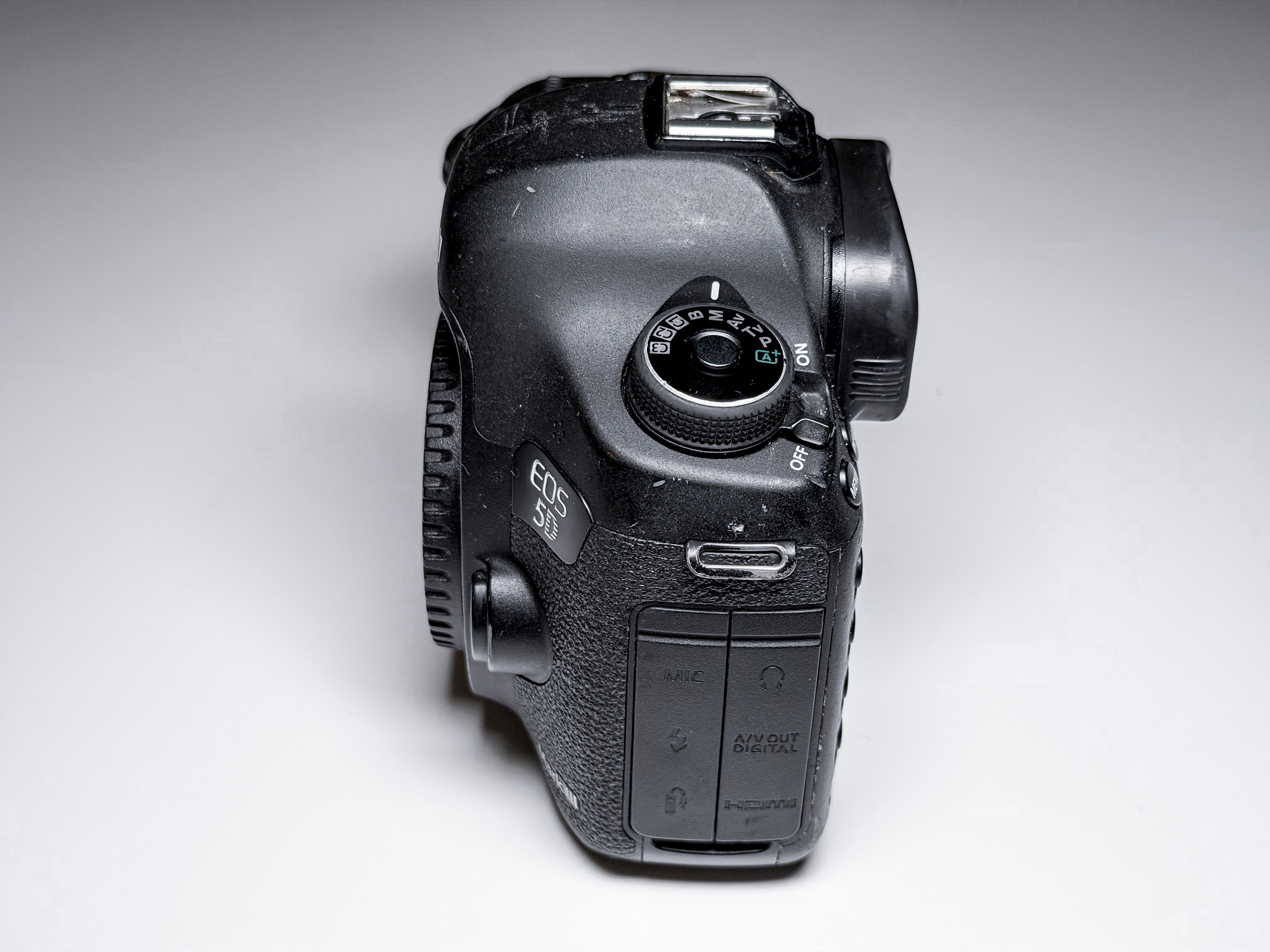 Canon EOS 5D Mark III 3 Full Frame Reflex DSLR - 1 Year Warranty, Excellent