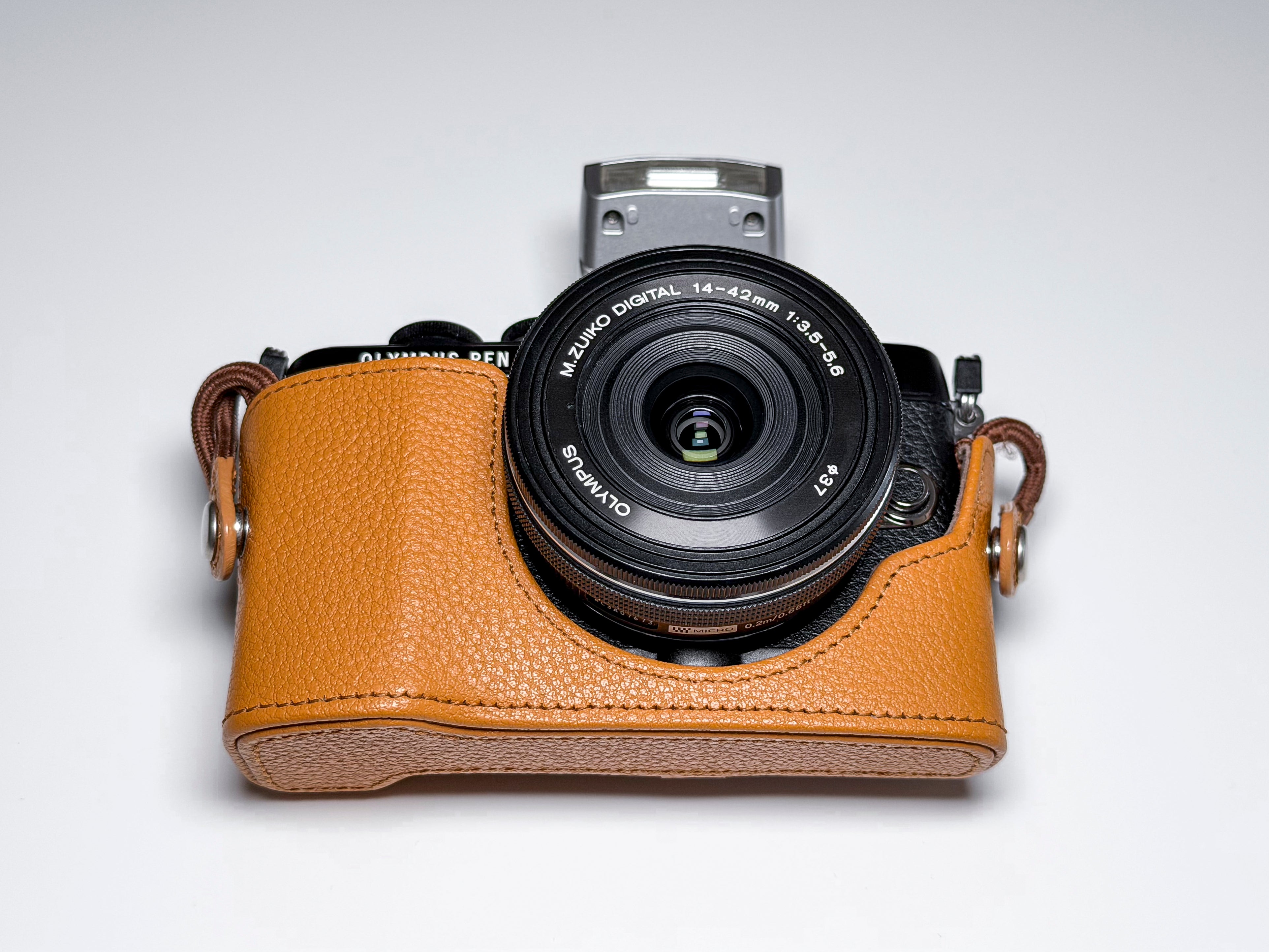 Olympus E-PL7 + 14-42mm Pancake Zuiko M43 - 1 Year Warranty, Excellent EPL7