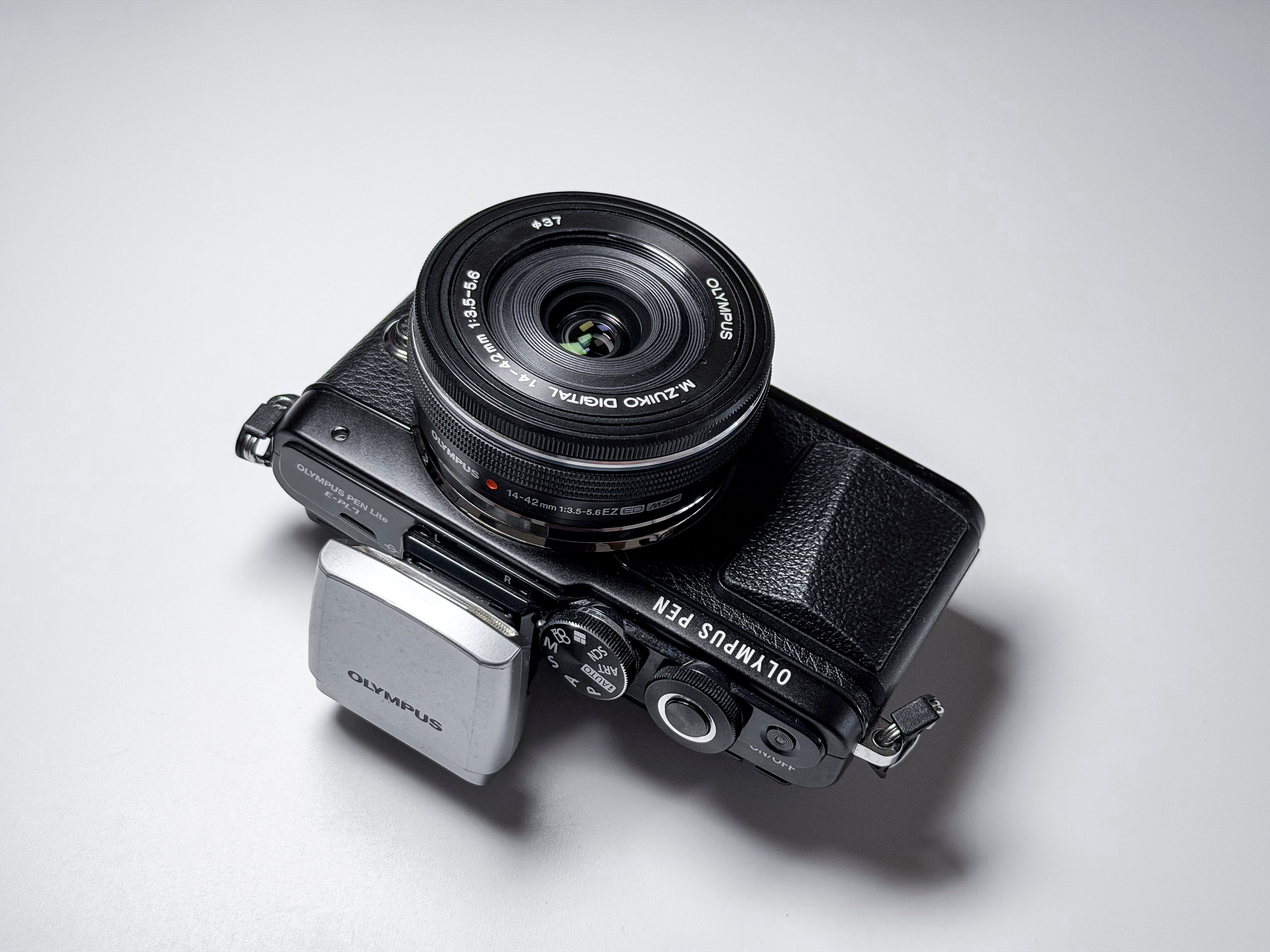 Olympus E-PL7 + 14-42mm Pancake Zuiko M43 - 1 Year Warranty, Excellent EPL7