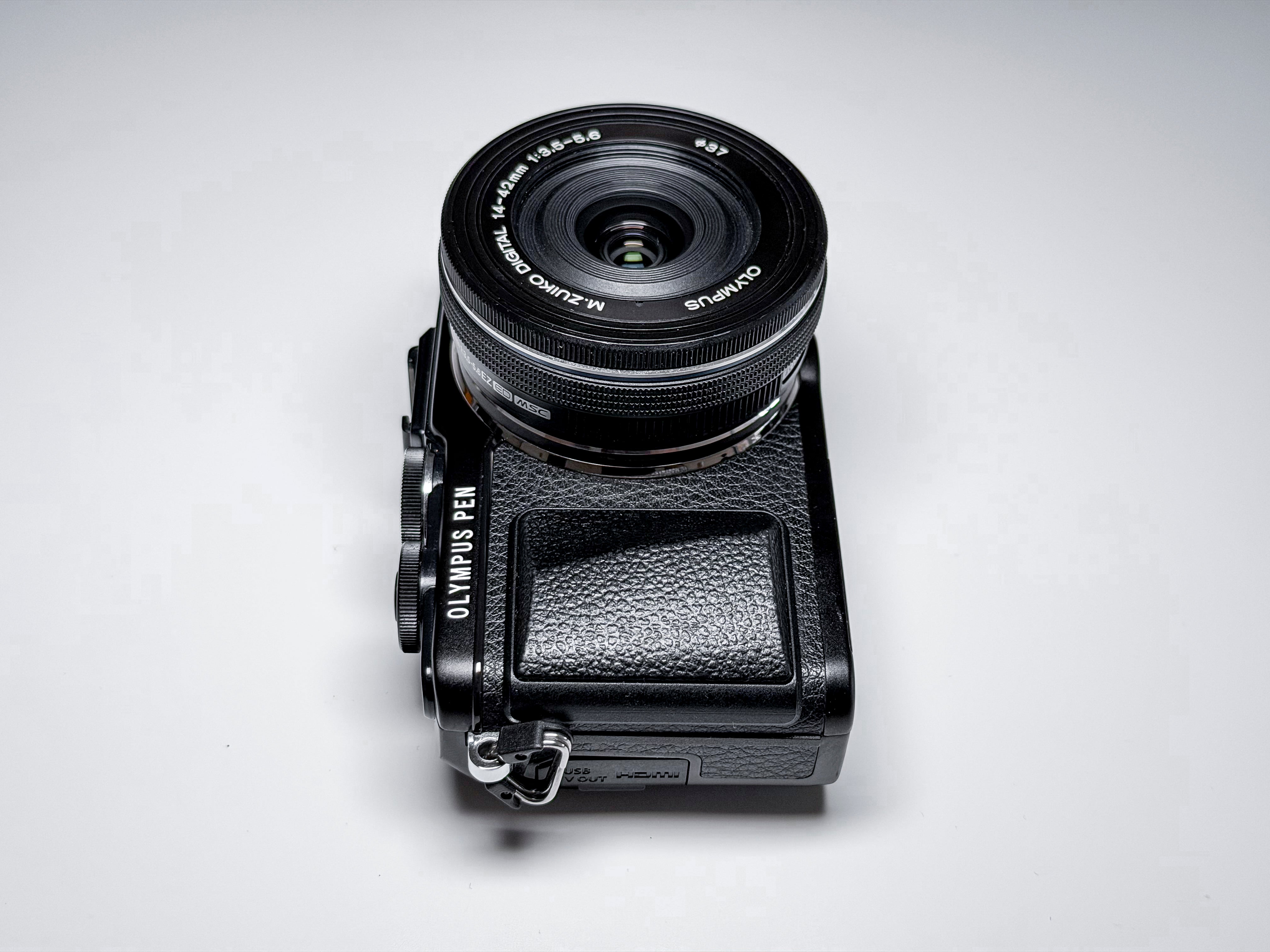 Olympus E-PL7 + 14-42mm Pancake Zuiko M43 - 1 Year Warranty, Excellent EPL7