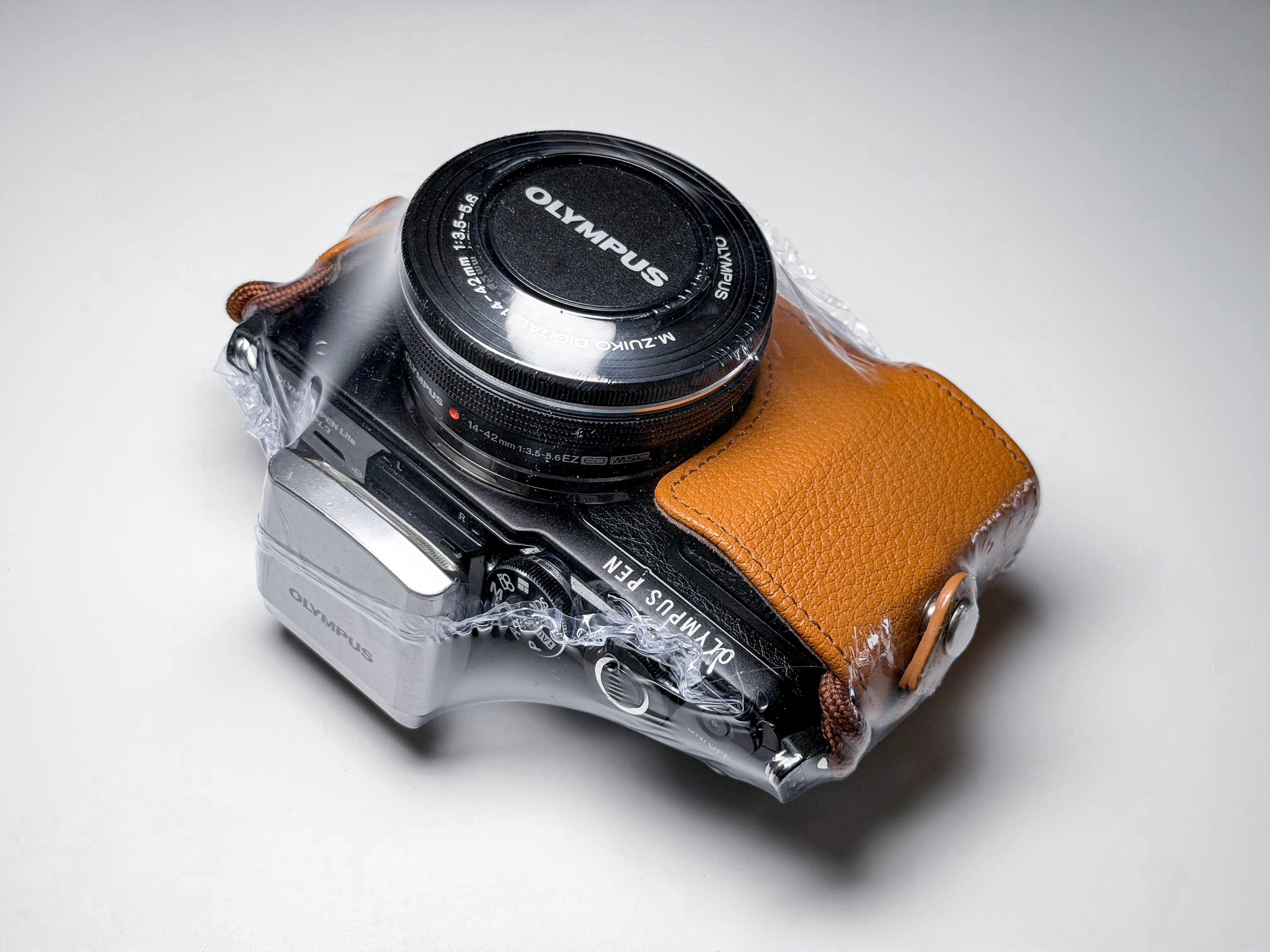 Olympus E-PL7 + 14-42mm Pancake Zuiko M43 - 1 Year Warranty, Excellent EPL7