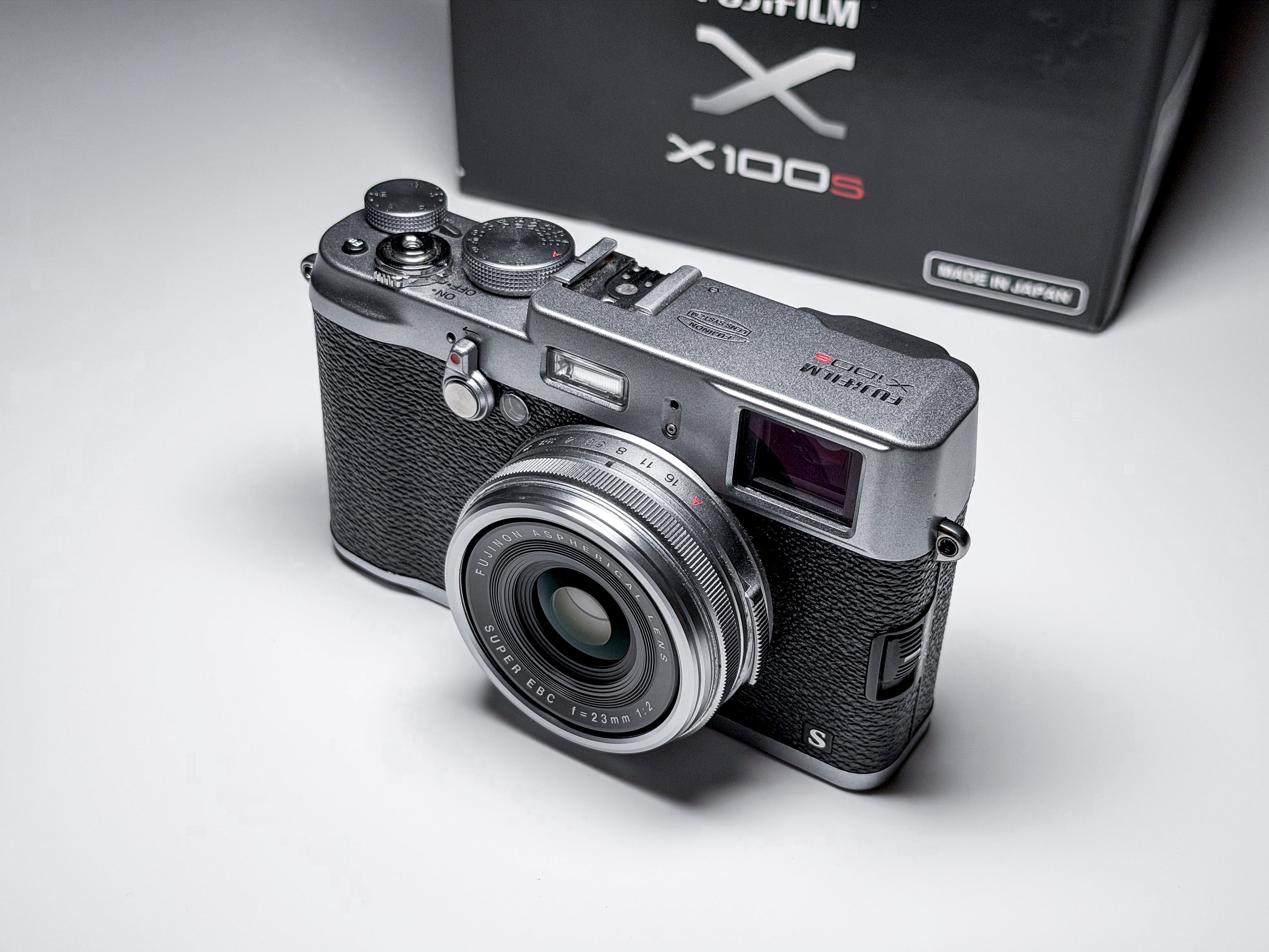 Fujifilm X100S APS-C 16.3 Mpx X-Trans - Excellent, Read Description Fuji