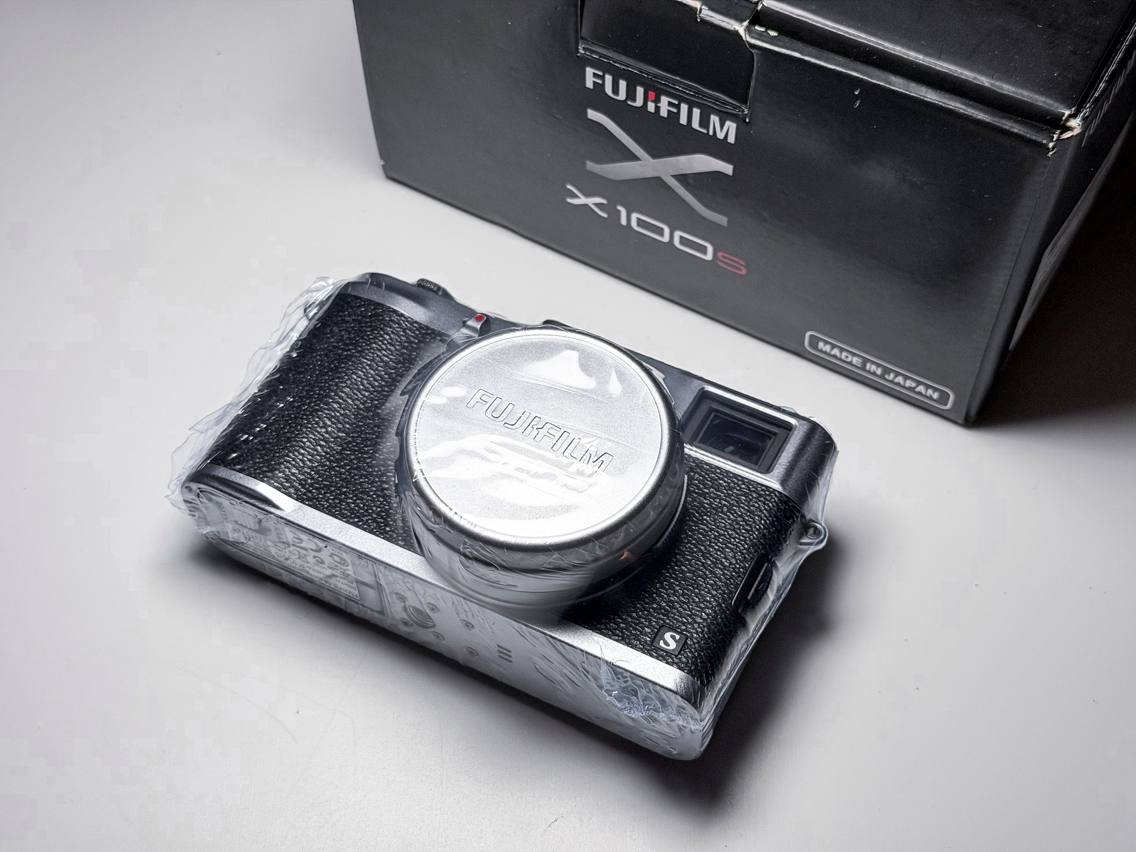 Fujifilm X100S APS-C 16.3 Mpx X-Trans - Excellent, Read Description Fuji