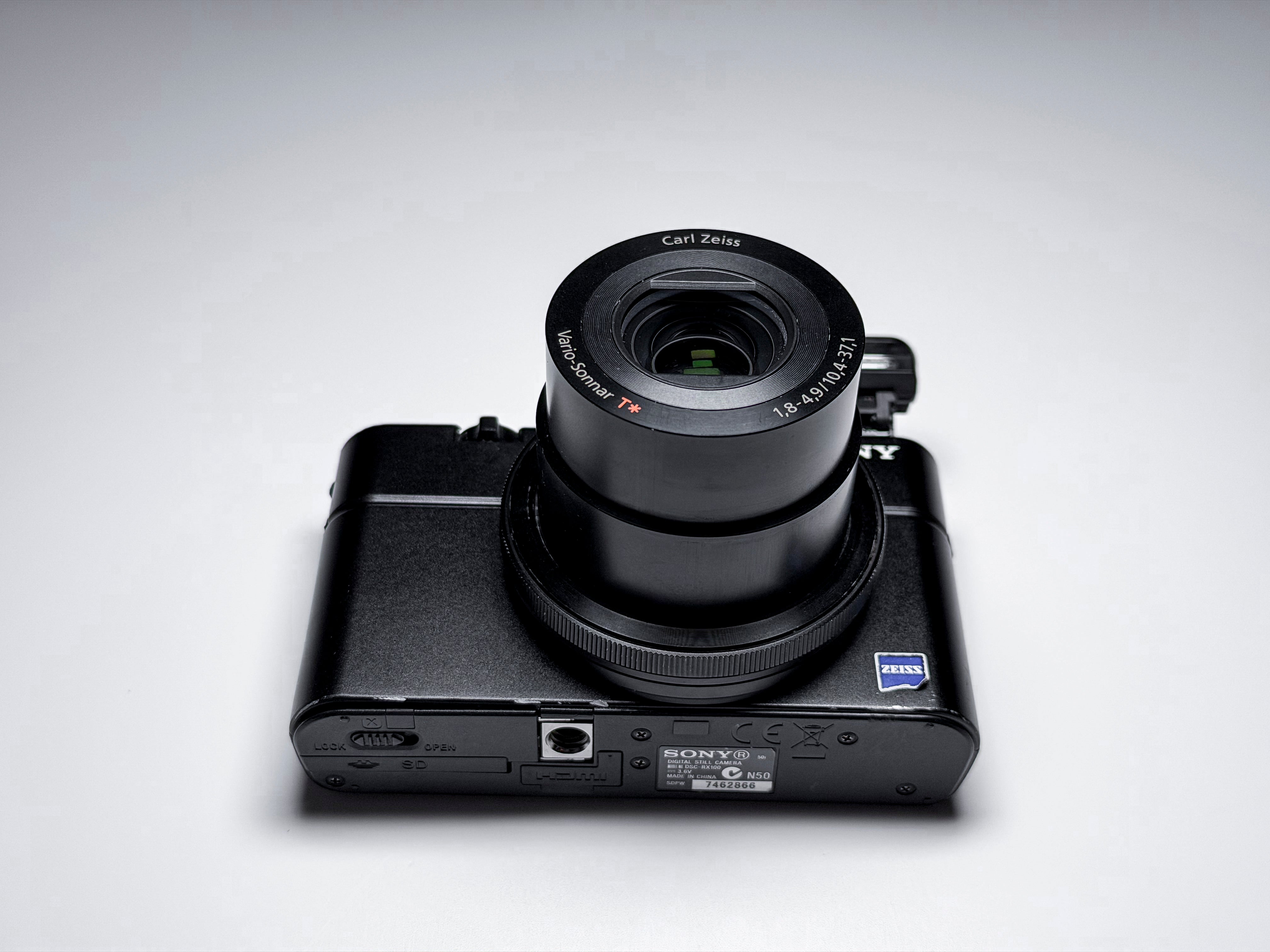 Sony RX100 Cyber-shot Digital Camera 20.2 Mpx - 1 Year Warranty RX 100 RX-100