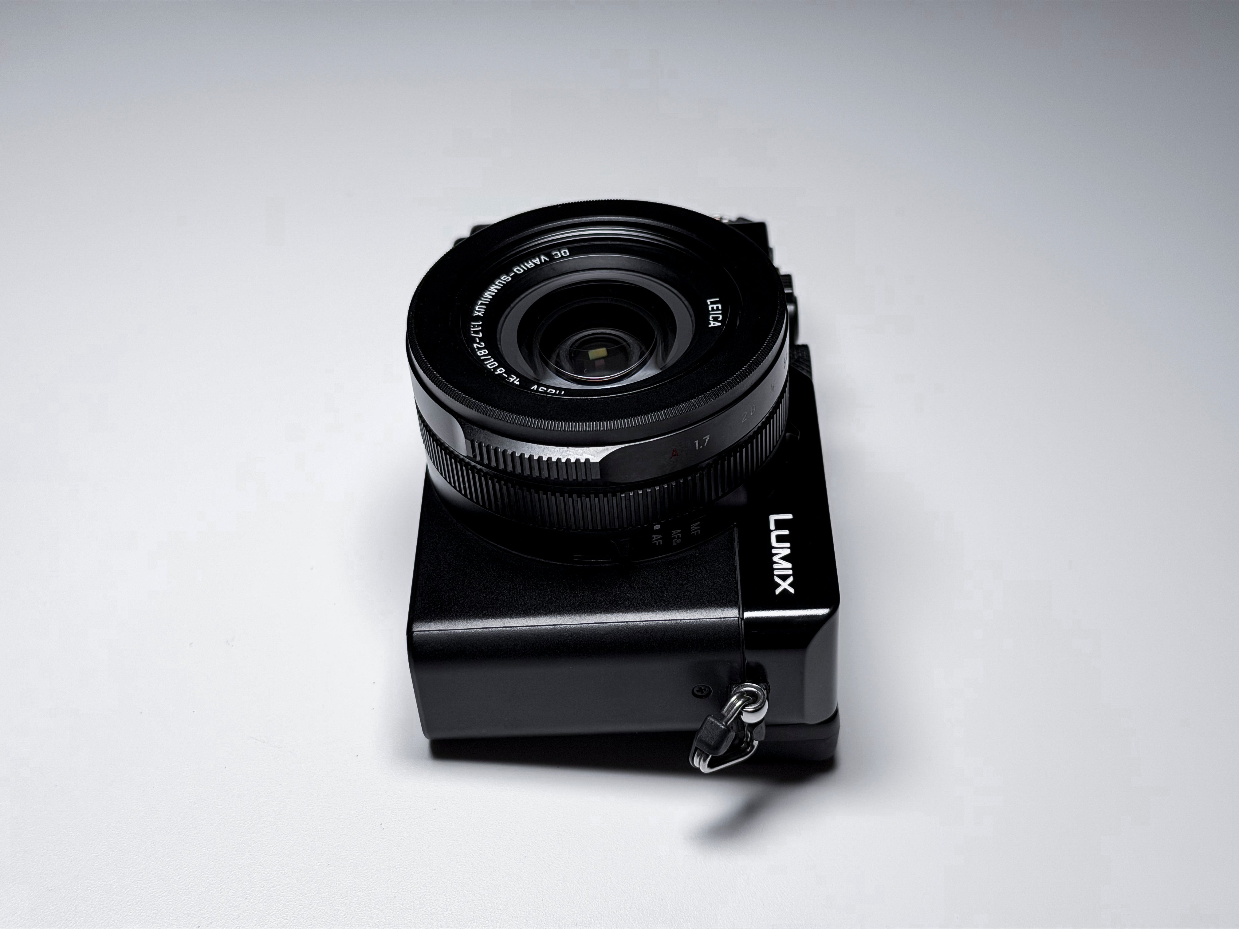 Panasonic Lumix LX100 II Leica Lens MFT Sensor - Near Mint, 1 Year Warranty,