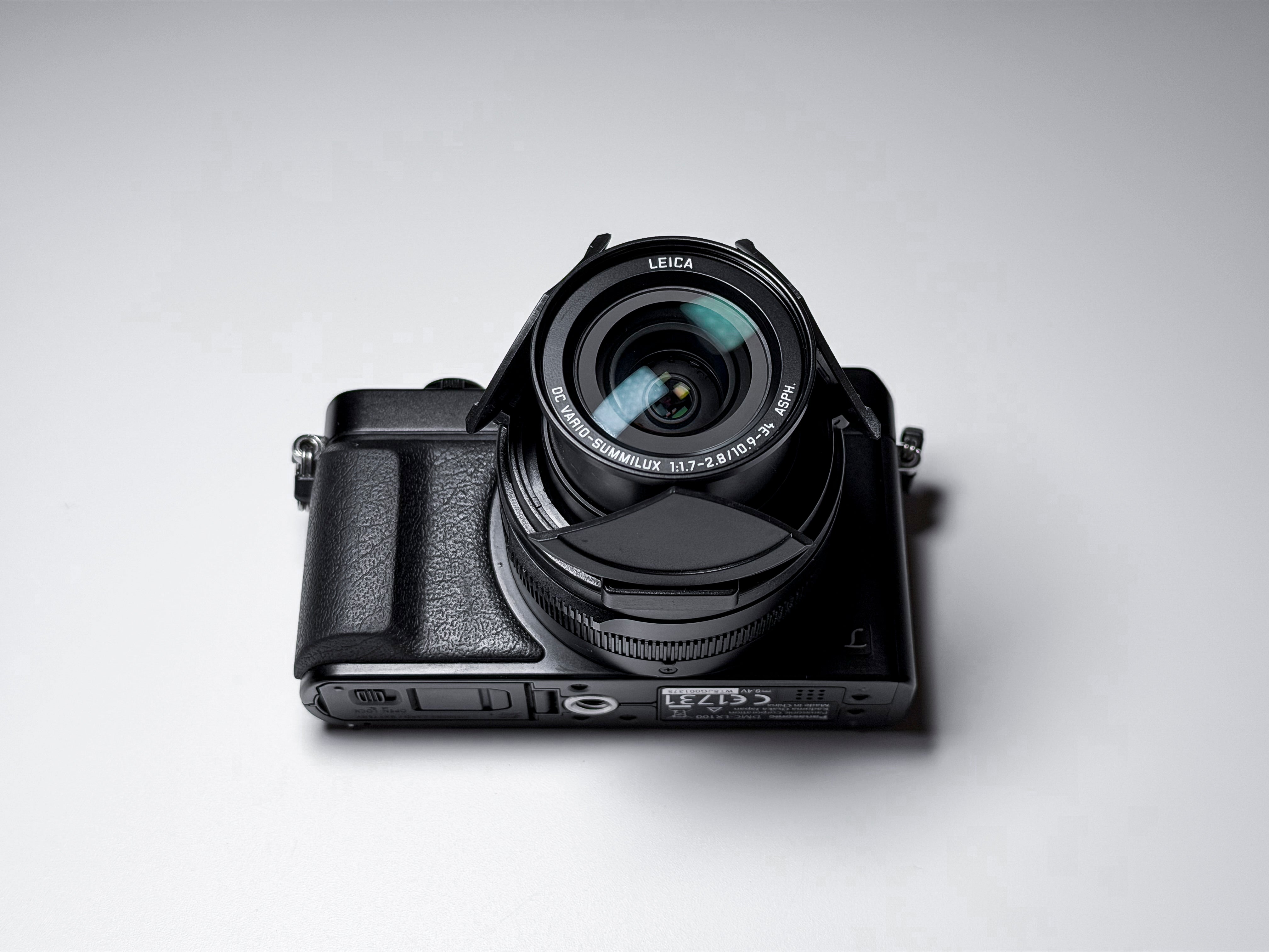 Panasonic Lumix LX100 Leica Lens - 1 Year Warranty, Excellent