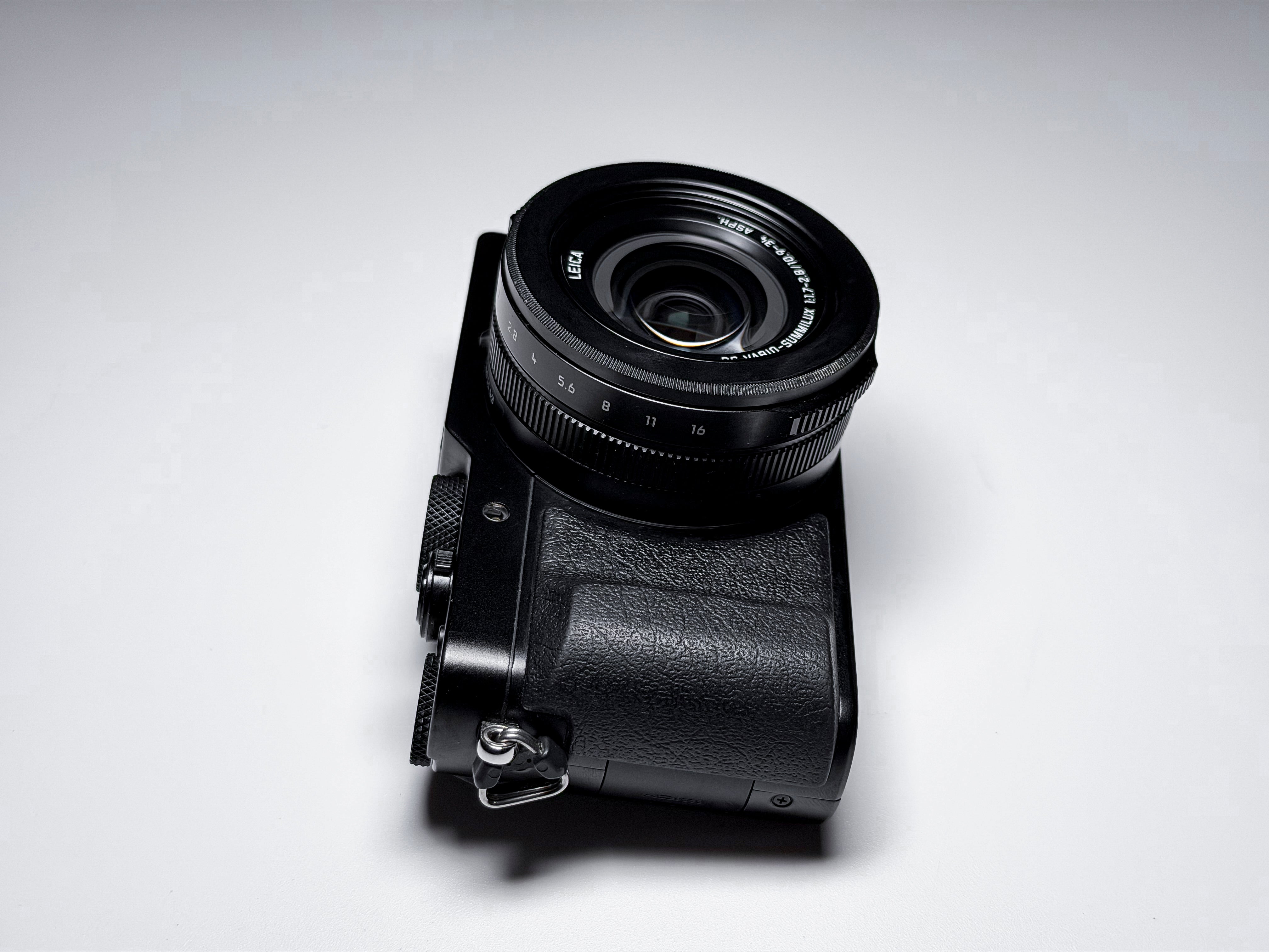 Panasonic Lumix LX100 Leica Lens - 1 Year Warranty, Excellent