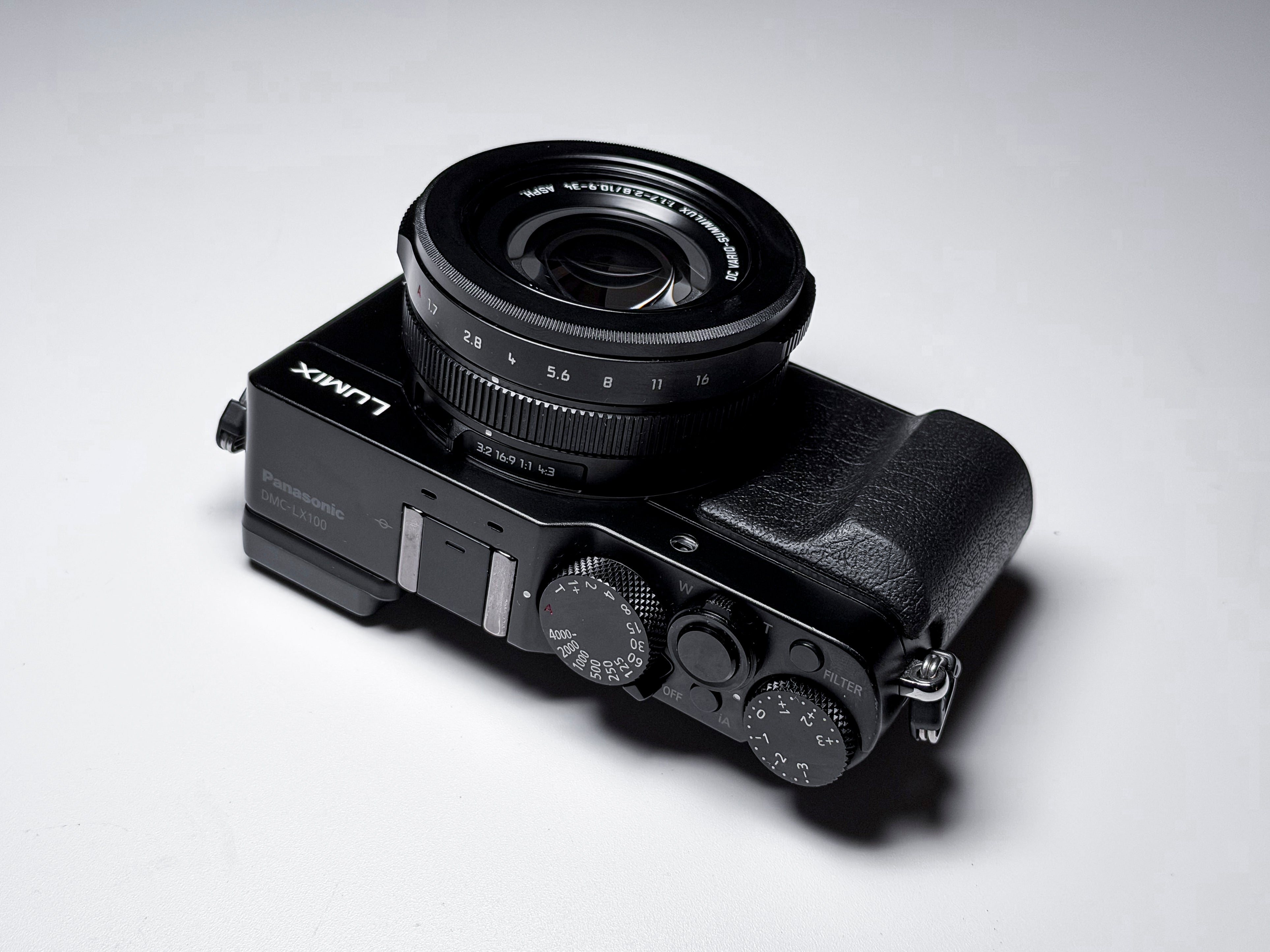 Panasonic Lumix LX100 Leica Lens - 1 Year Warranty, Excellent