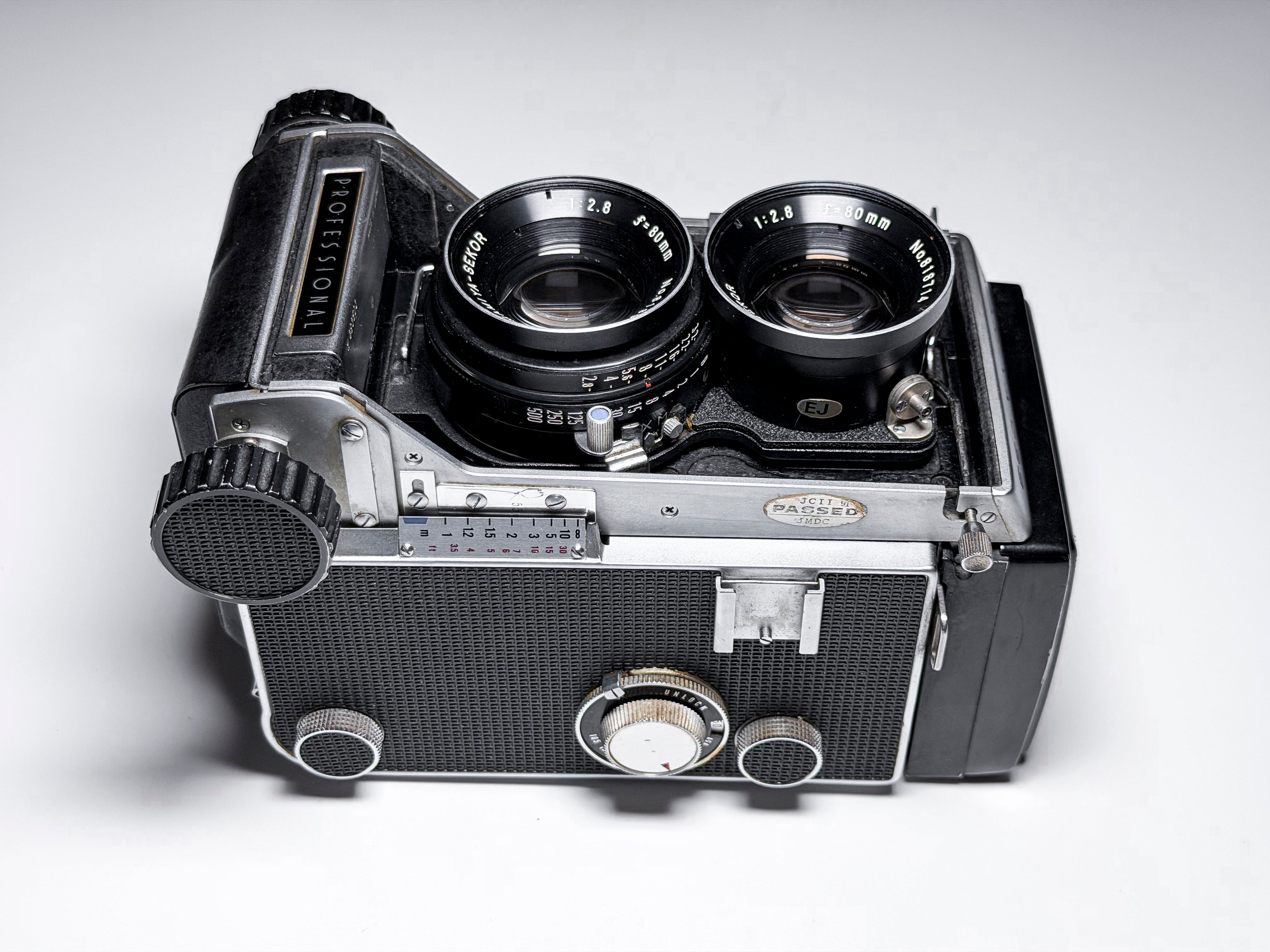 Mamiya C33 Professional + Sekor 80mm f/2.8 Blue Dot Medium Format 120 Film TLR