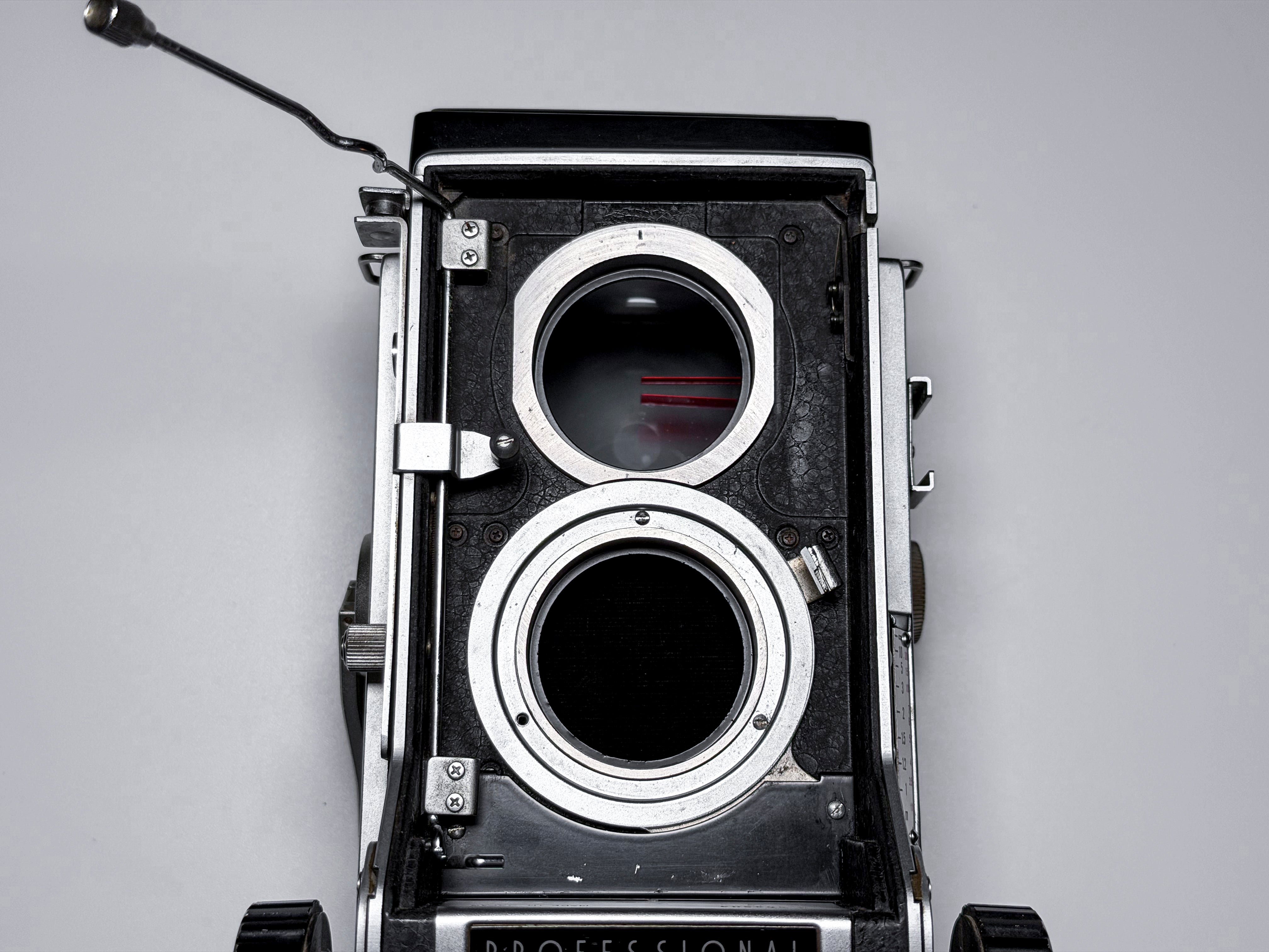 Mamiya C33 Professional + Sekor 80mm f/2.8 Blue Dot Medium Format 120 Film TLR