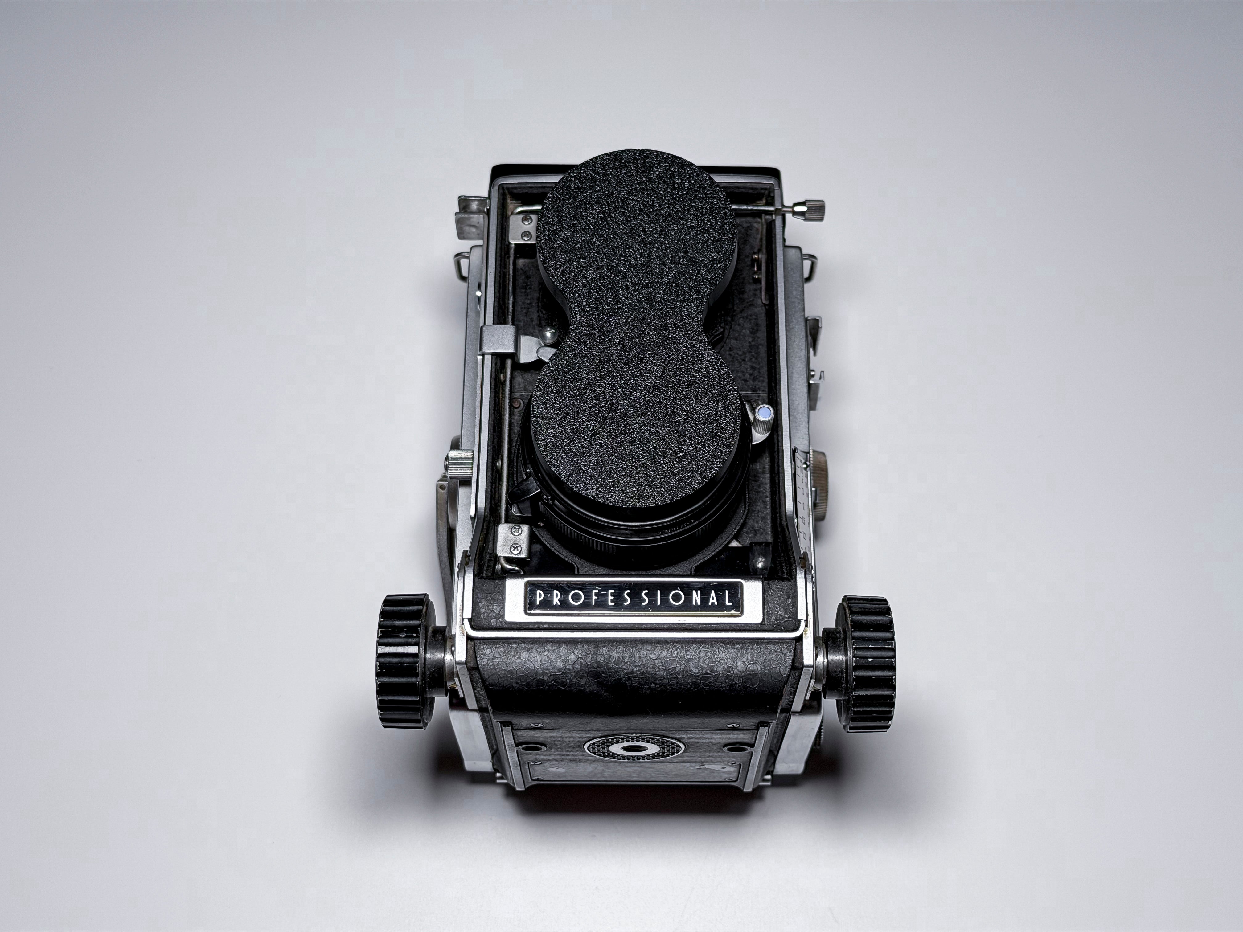 Mamiya C33 Professional + Sekor 80mm f/2.8 Blue Dot Medium Format 120 Film TLR