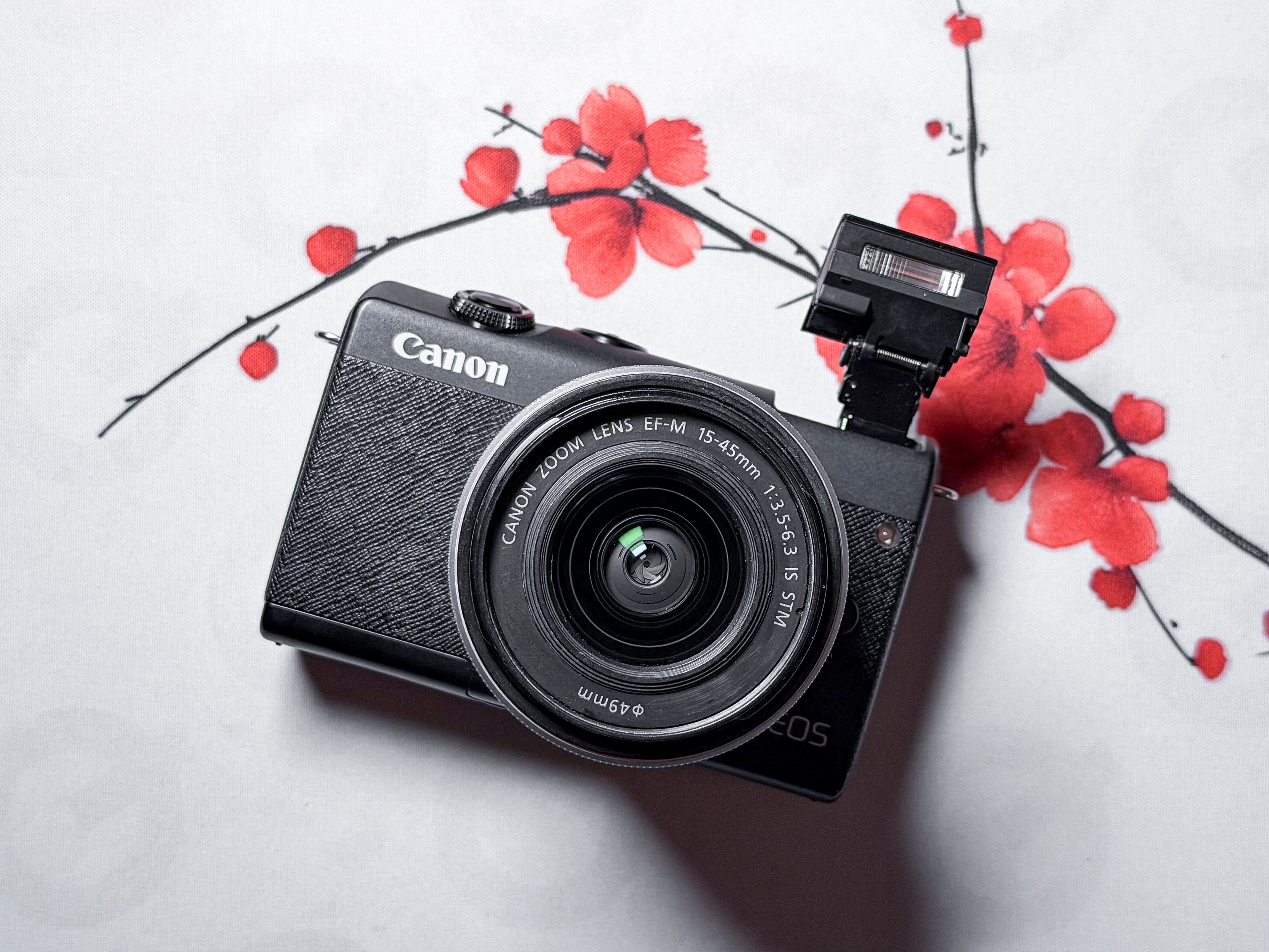 Canon EOS M200 EF-M Mirrorless Camera 15-45mm Kit - Excellent 1 Year Warranty