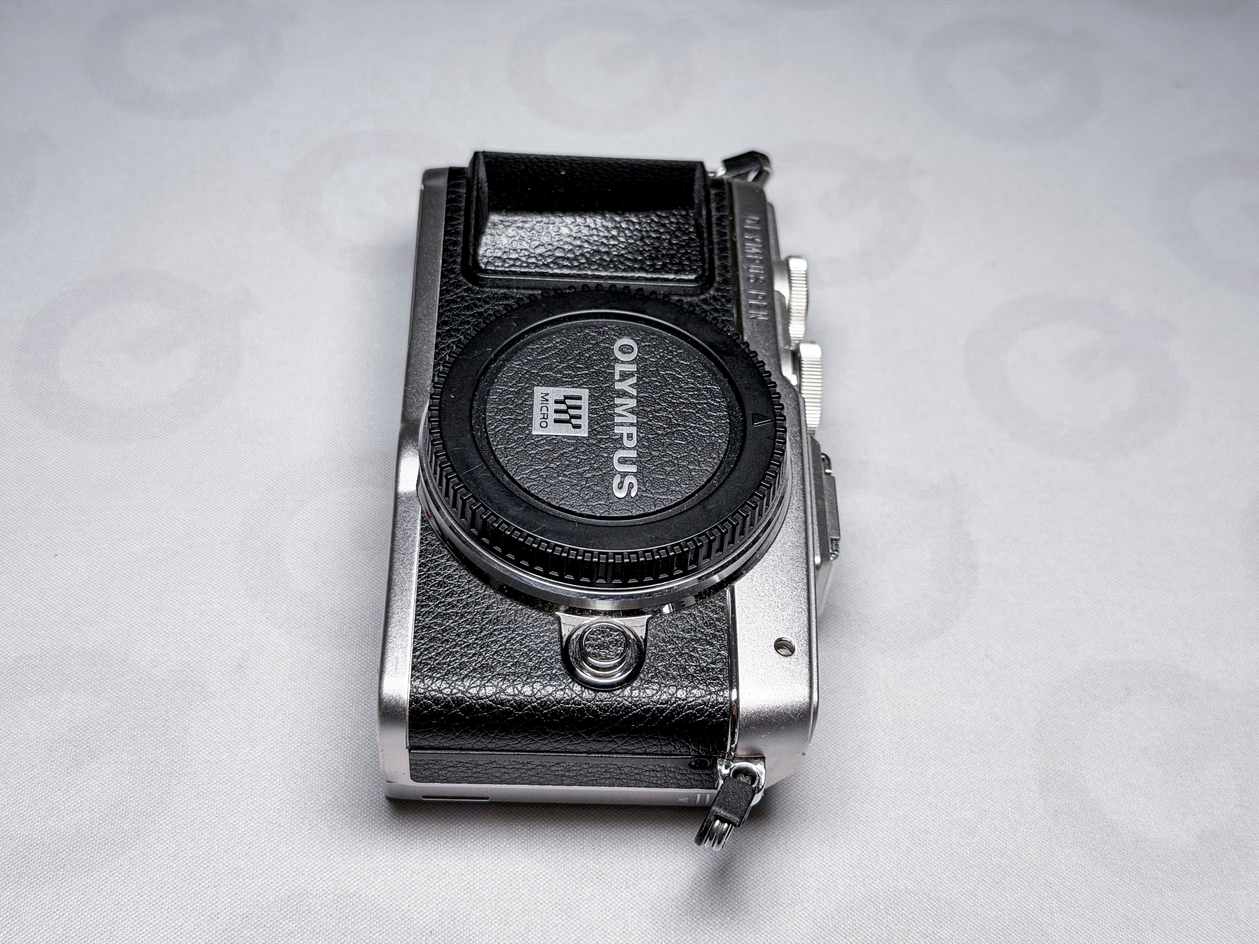 Olympus Pen E-PL7 Mirrorless M43 MFT Camera - 1 Year Warranty, Excellent EPL7