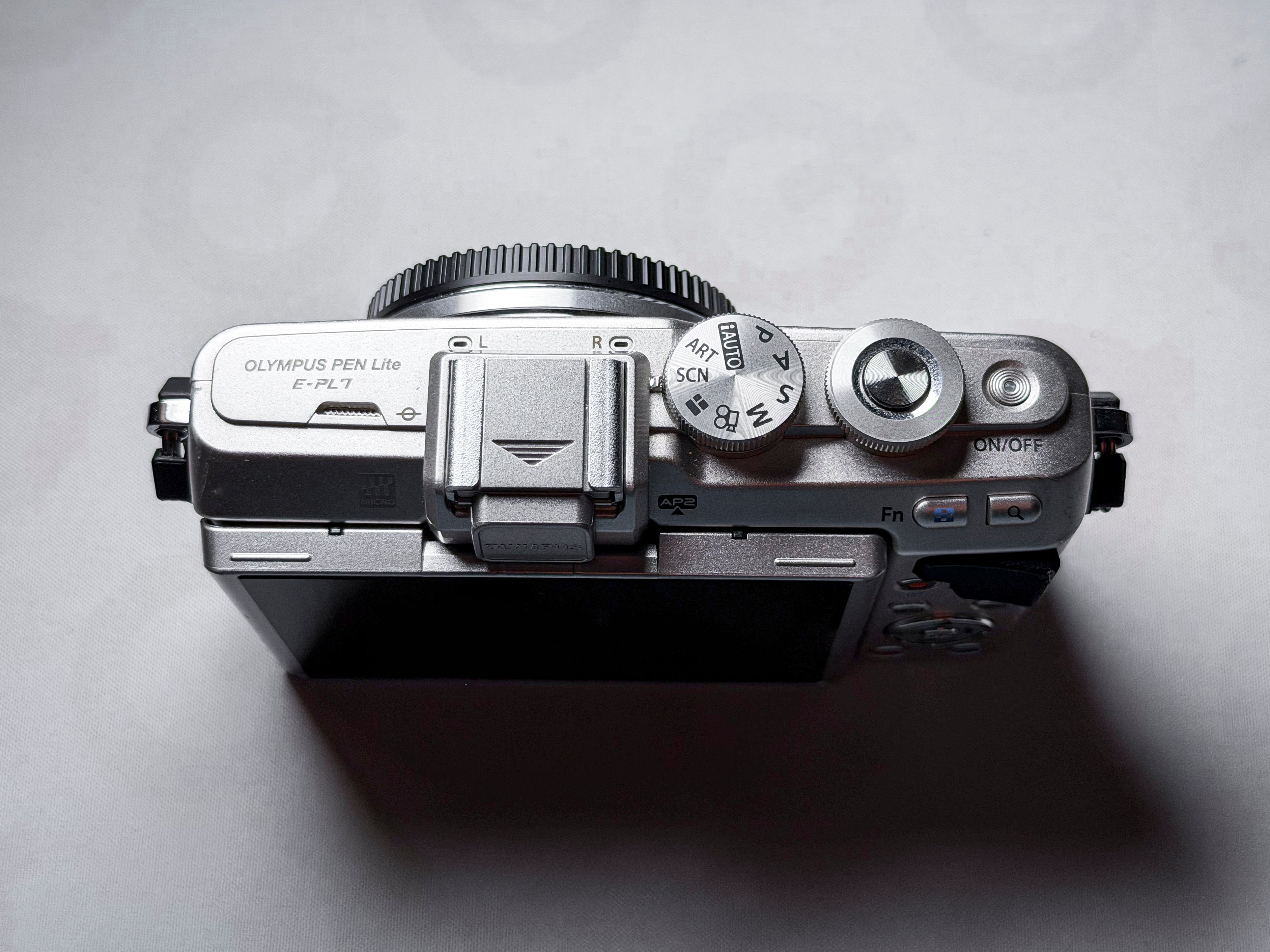 Olympus Pen E-PL7 + Zuiko 14-42 M43 MFT Camera - 1 Year Warranty, Excellent EPL7
