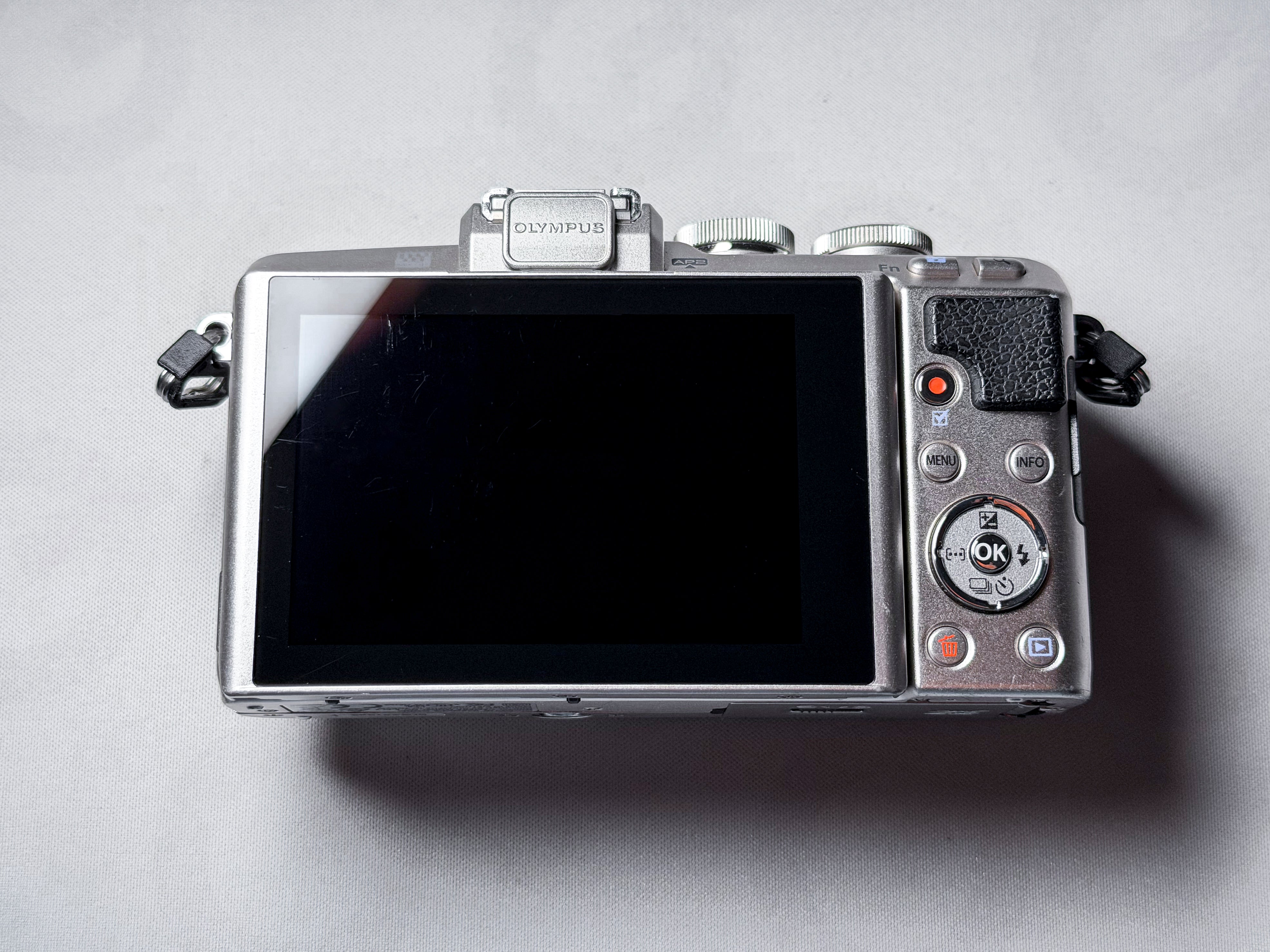 Olympus Pen E-PL7 Mirrorless M43 MFT Camera - 1 Year Warranty, Excellent EPL7