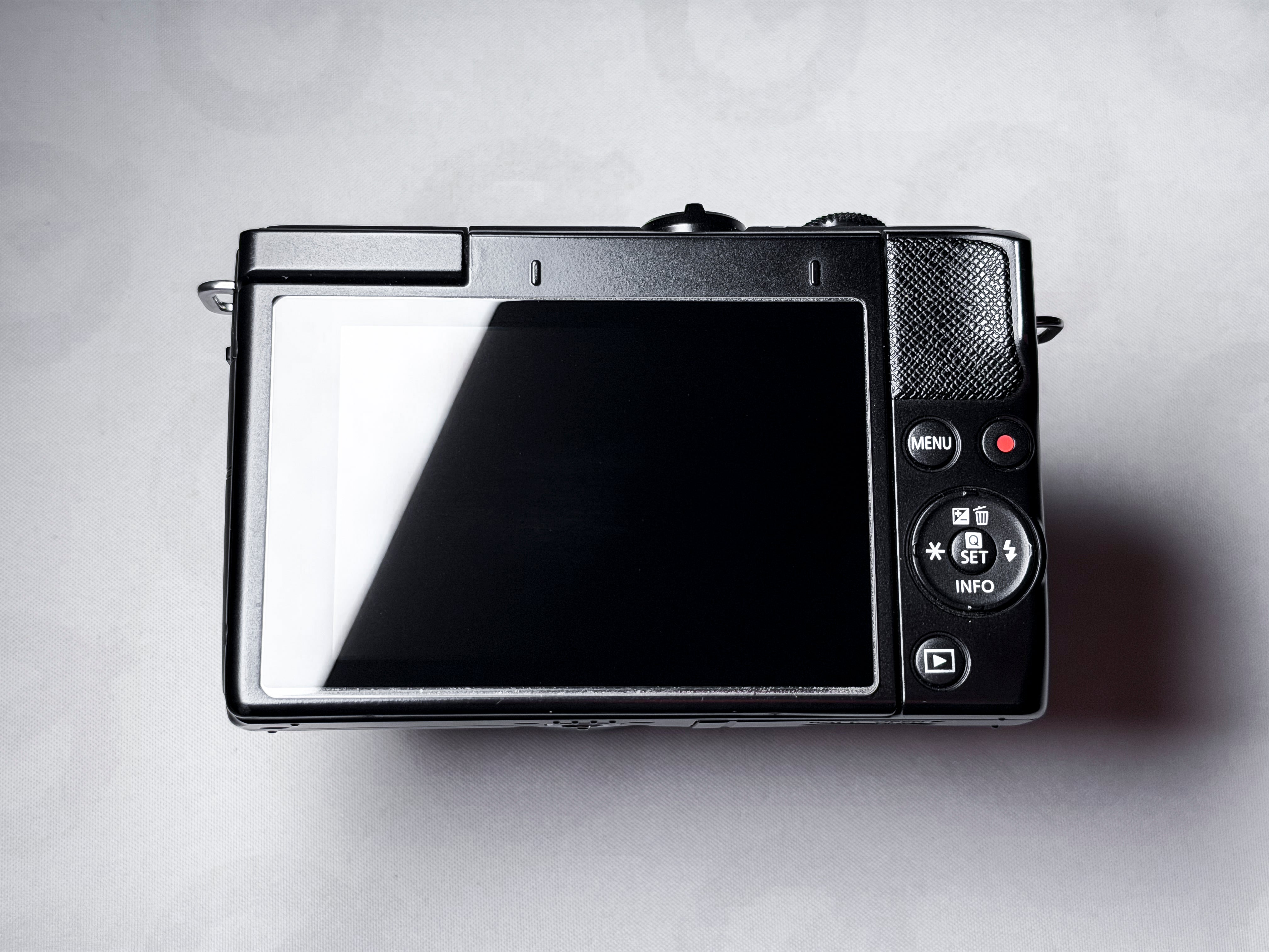 Canon EOS M200 EF-M Mirrorless Camera 15-45mm Kit - Excellent 1 Year Warranty