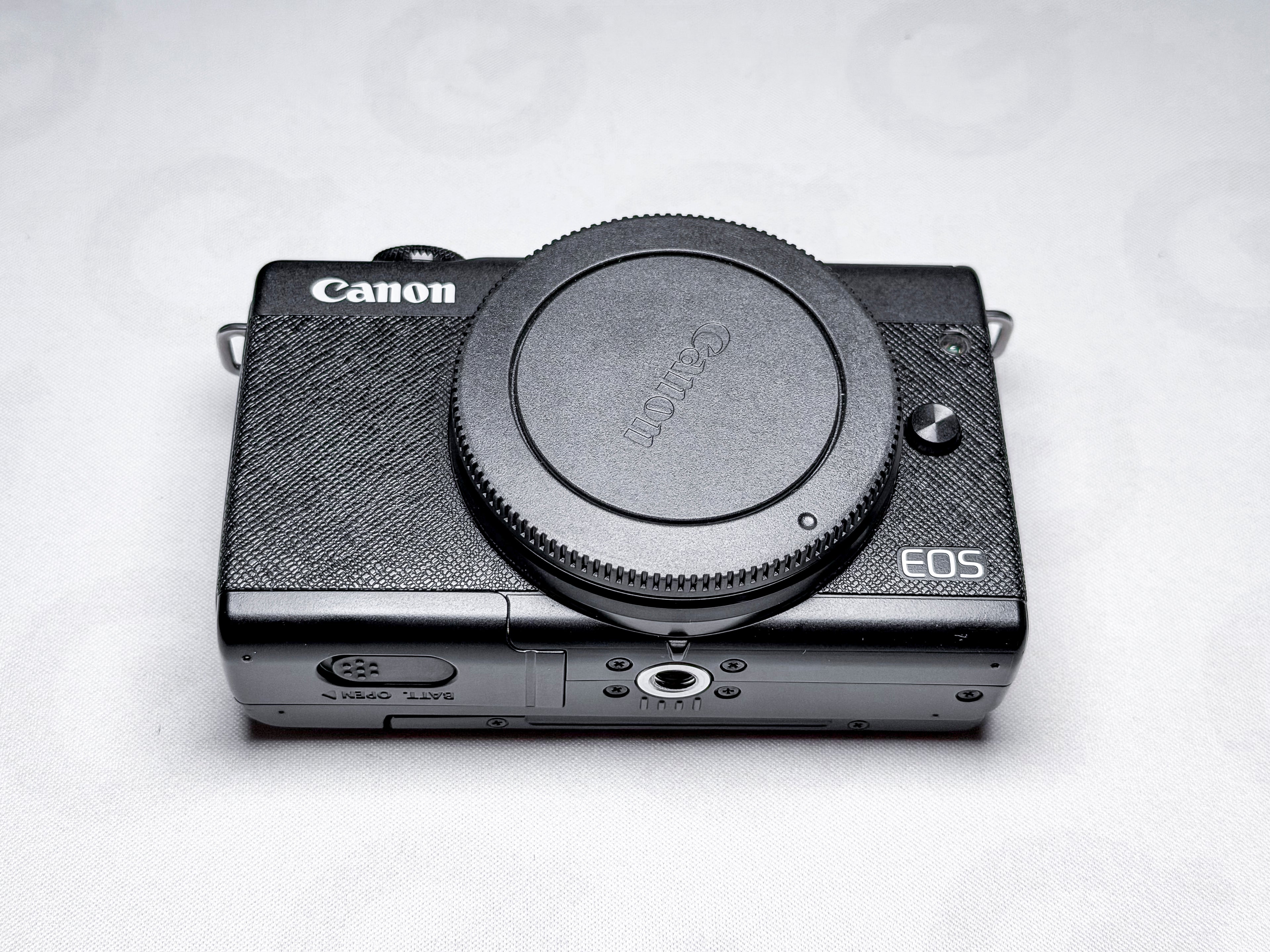 Canon EOS M200 EF-M Mirrorless Camera 15-45mm Kit - Excellent 1 Year Warranty