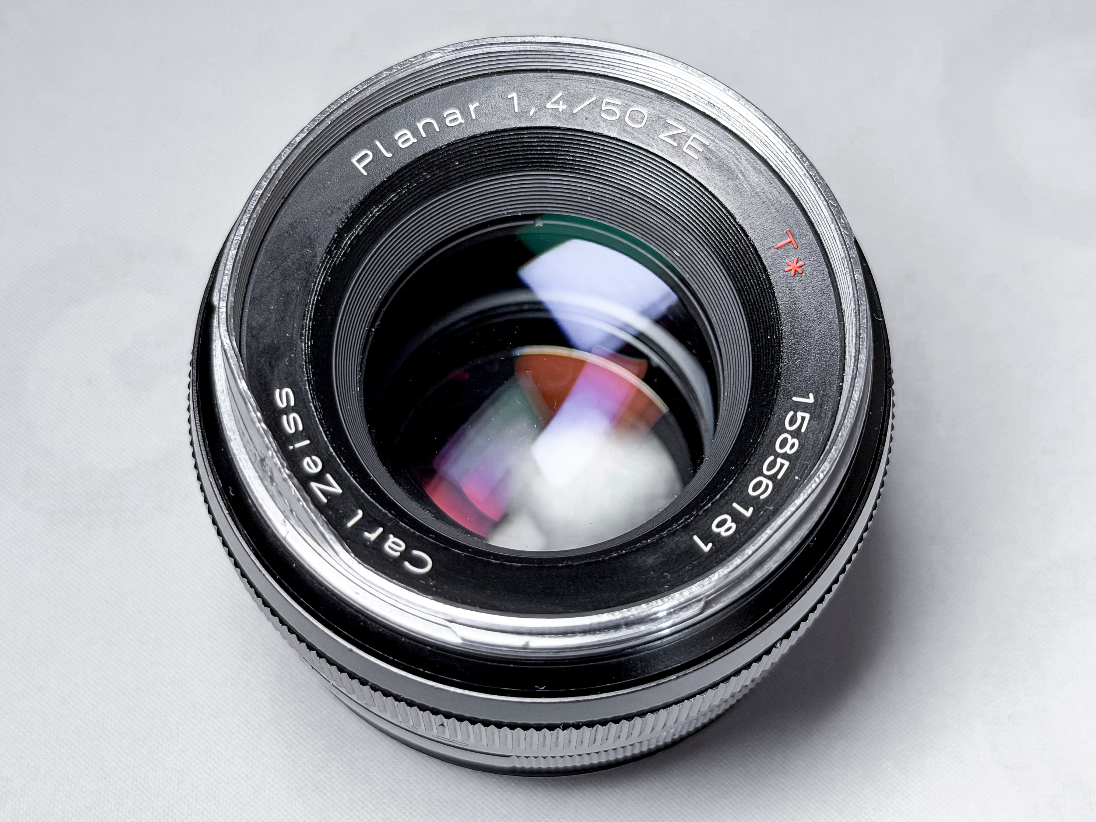 Zeiss Planar 50mm f/1.4 ZE for Canon EF EOS - 1 Year Warranty, Clean