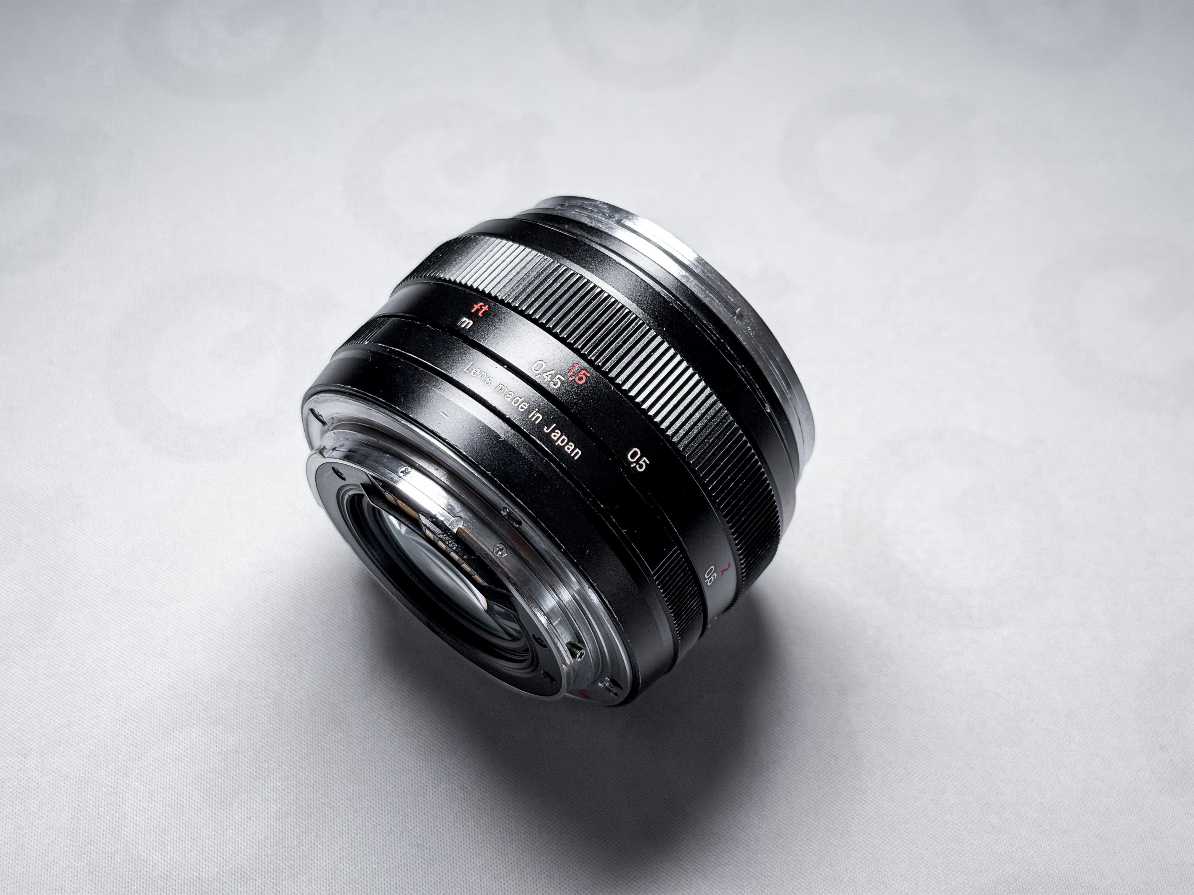 Zeiss Planar 50mm f/1.4 ZE for Canon EF EOS - 1 Year Warranty, Clean