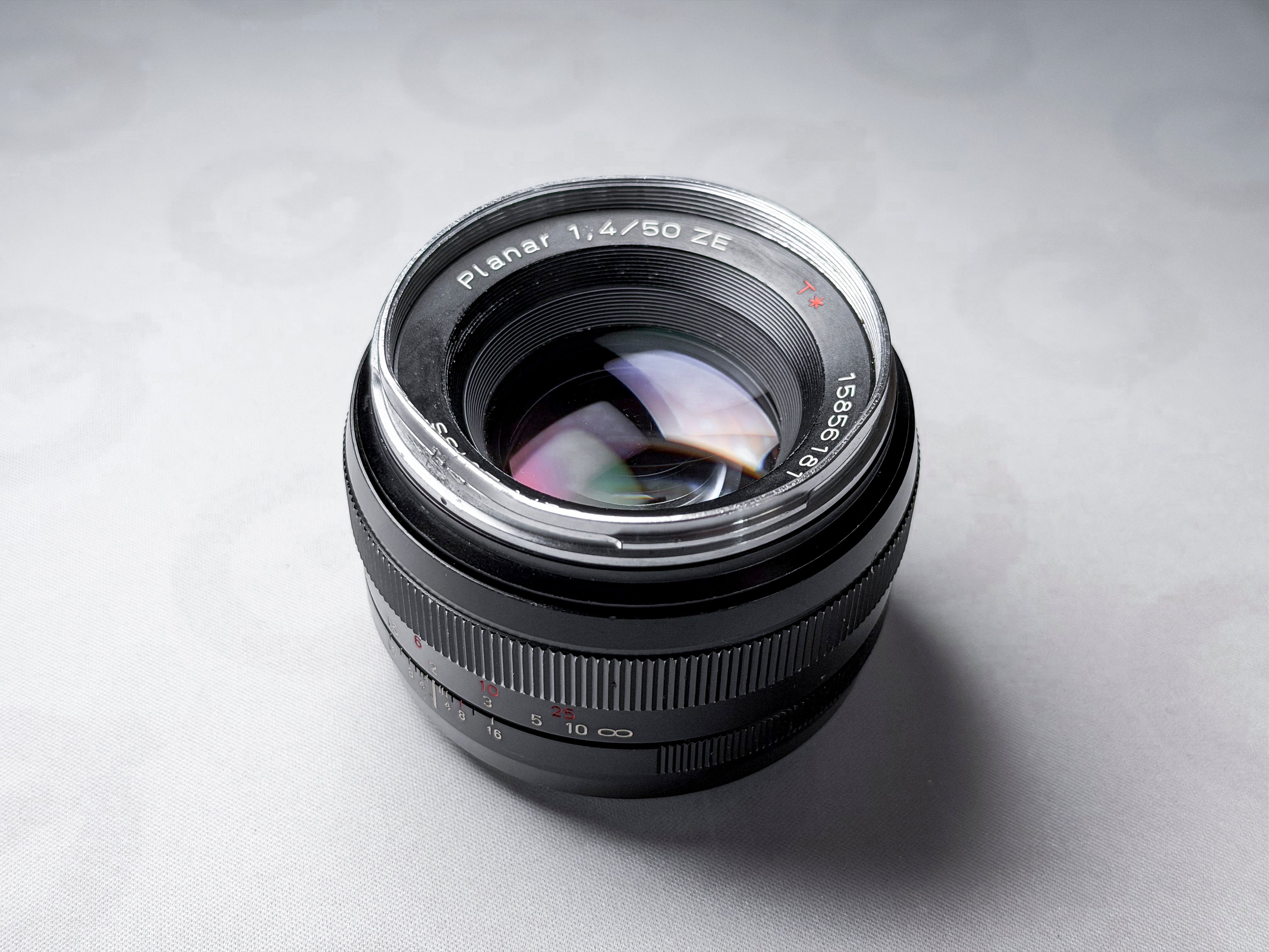Zeiss Planar 50mm f/1.4 ZE for Canon EF EOS - 1 Year Warranty, Clean