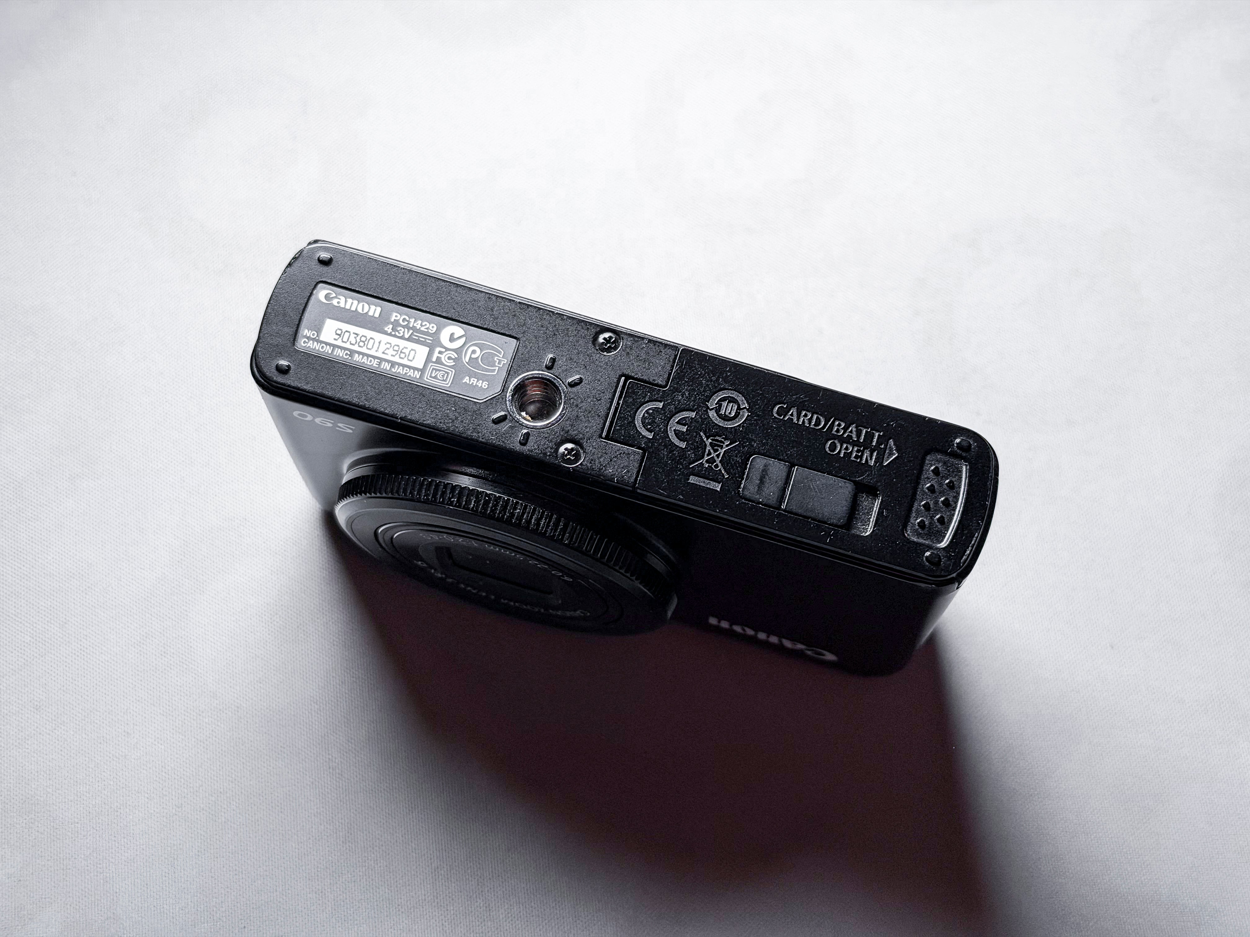 Canon S90 CCD Compact Camera - 1 Year Warranty, Perfectly Working
