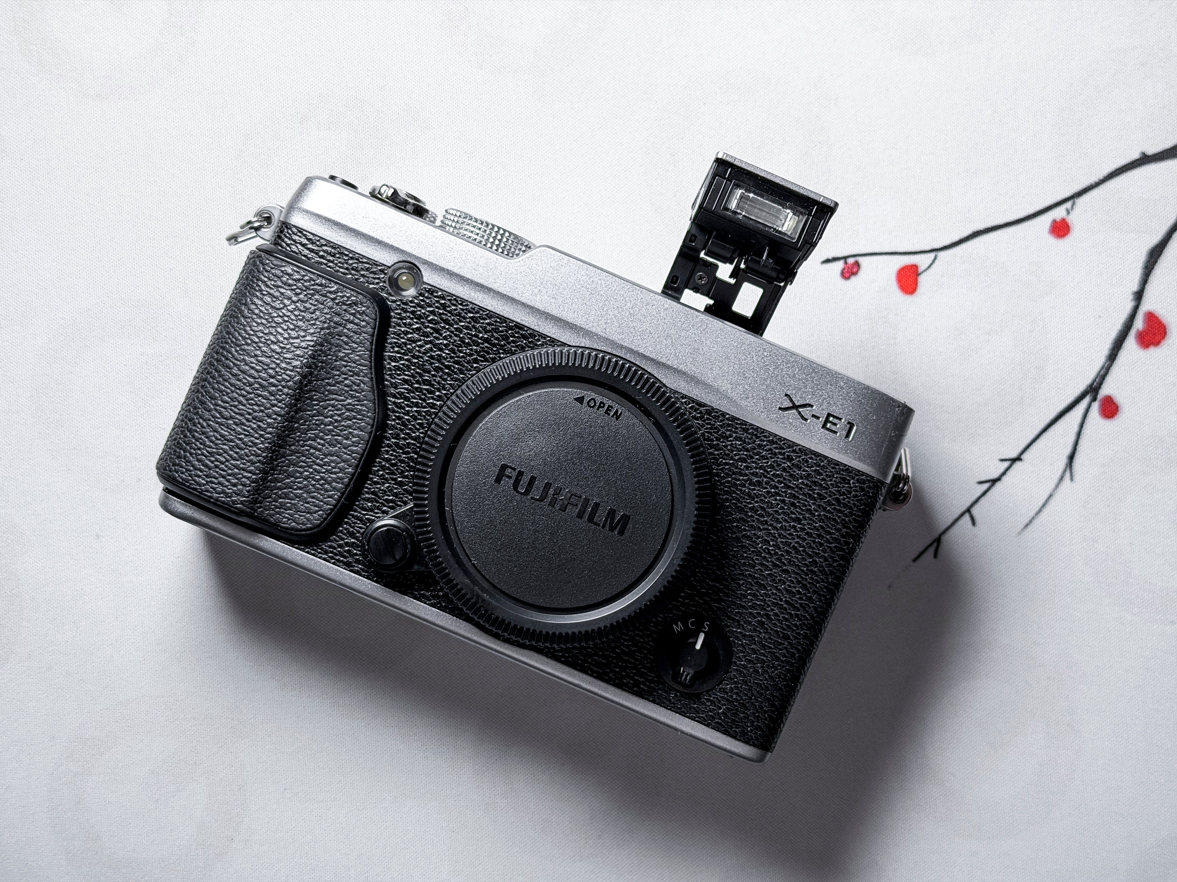 Fujifilm X-E1 Mirrorless APS-C Body 16.3Mpx- 1 Year Warranty, Near Mint Fuji XE1