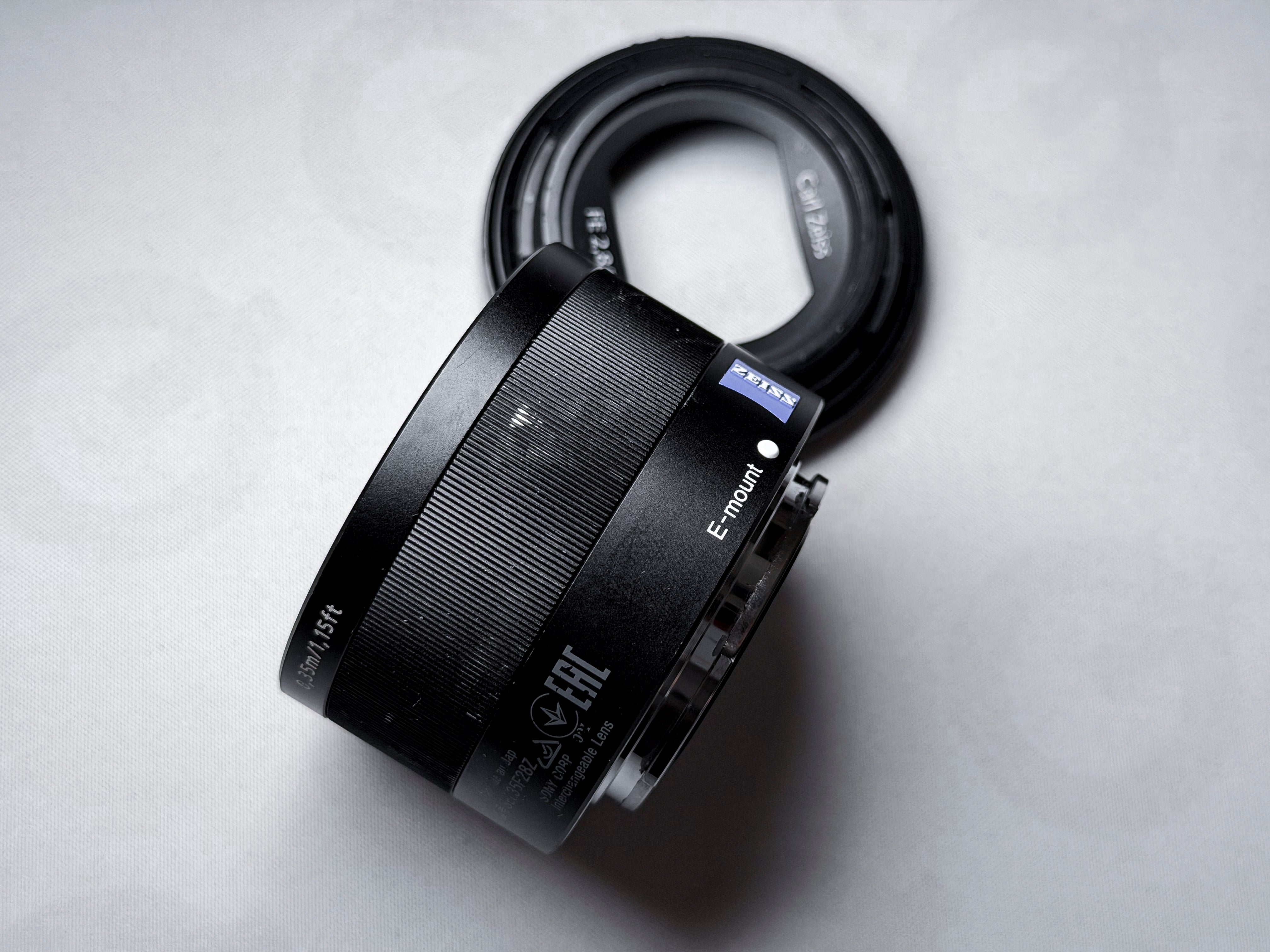 Sony Zeiss Sonnar 35mm f/2.8 FE ZA Lens for Mirrorless - 1 Year Warranty, Exc.