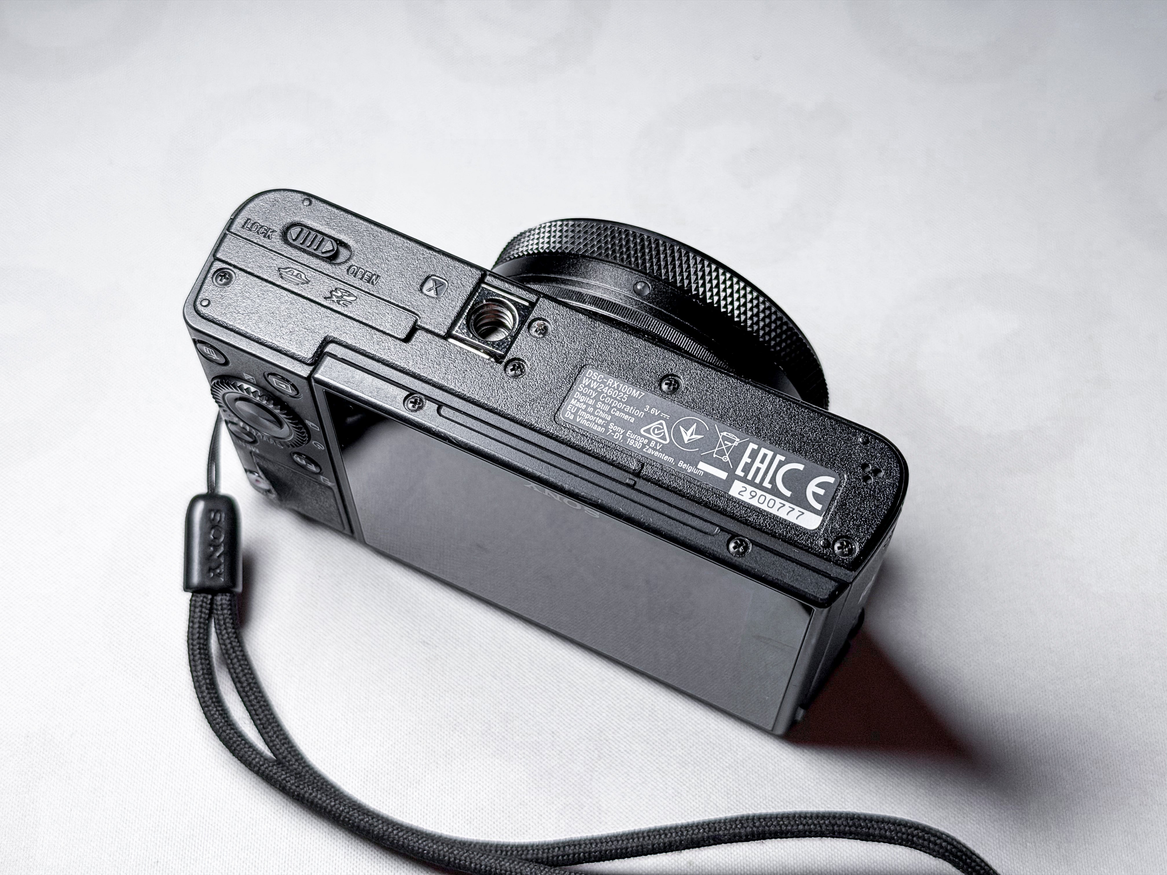 Sony RX100 VII 7 Cyber-shot - 1 Year Warranty, Mint with Box DSC-RX100 VII