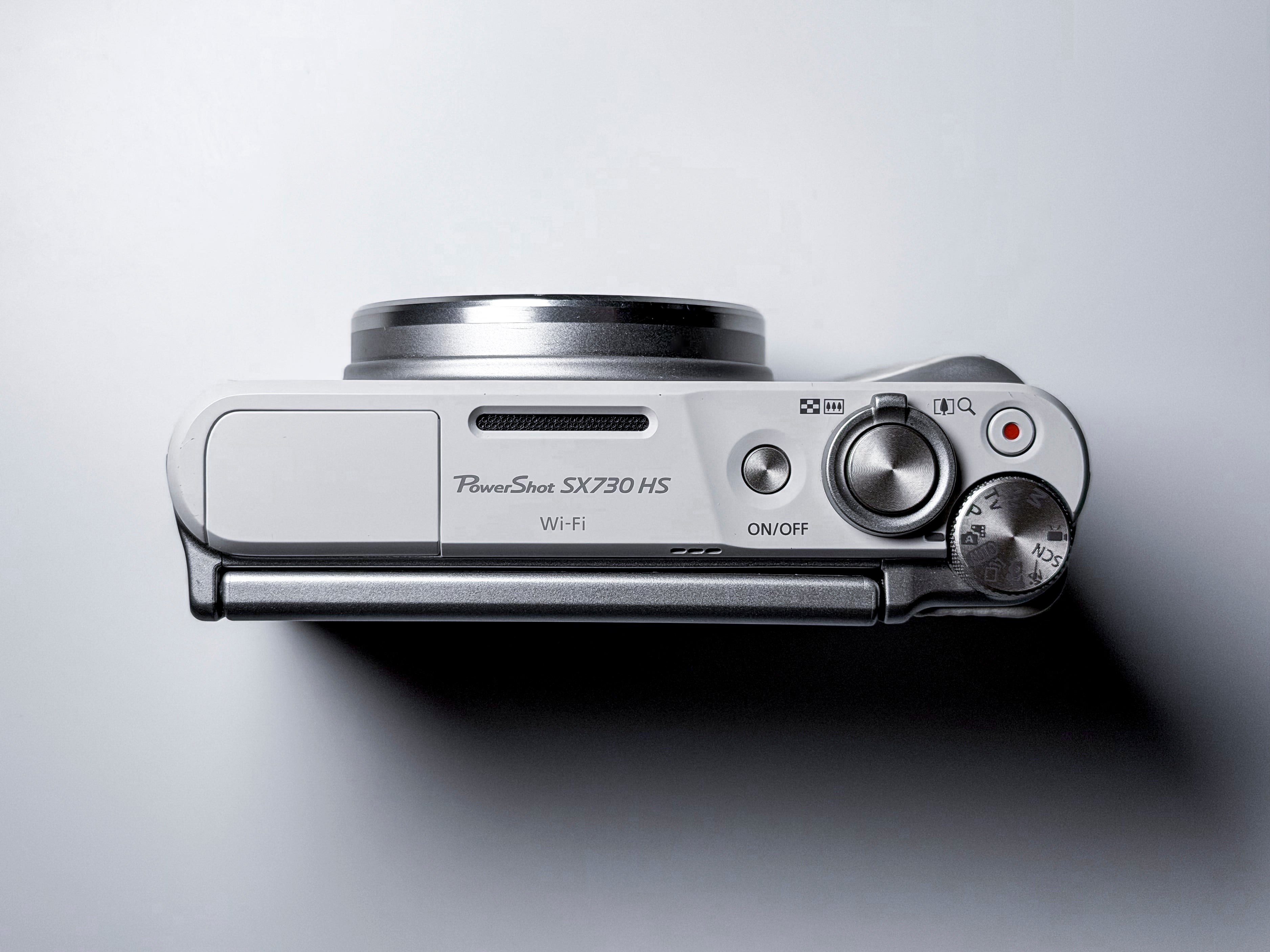 Canon SX730 HS Powershot Compact Camera 40x Zoom - 1 Year Warranty, Excellent