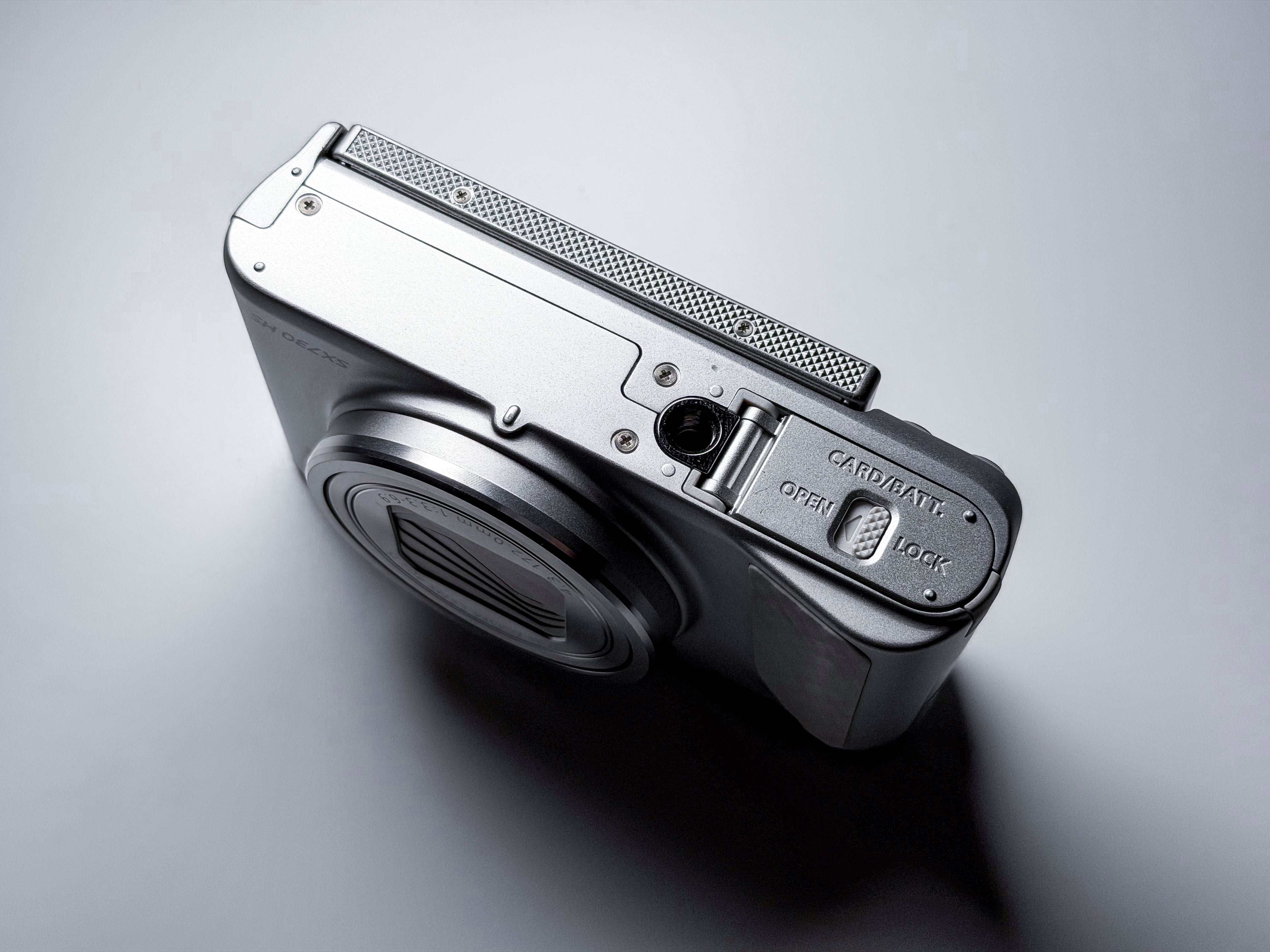 Canon SX730 HS Powershot Compact Camera 40x Zoom - 1 Year Warranty, Excellent