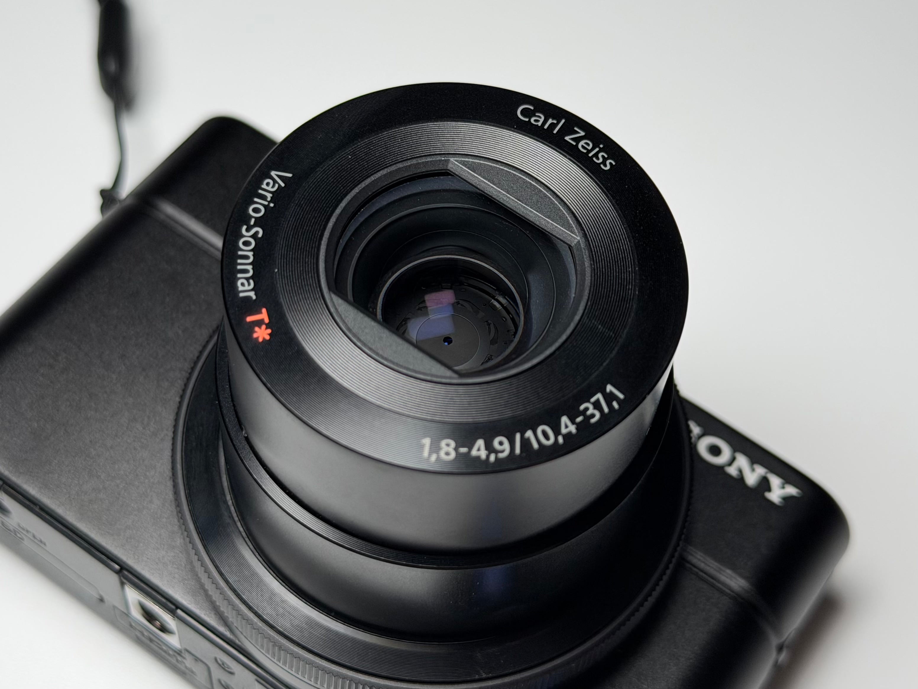 Sony RX100 Cyber-shot Digital Camera 20.2 Mpx - 1 Year Warranty RX 100 RX-100