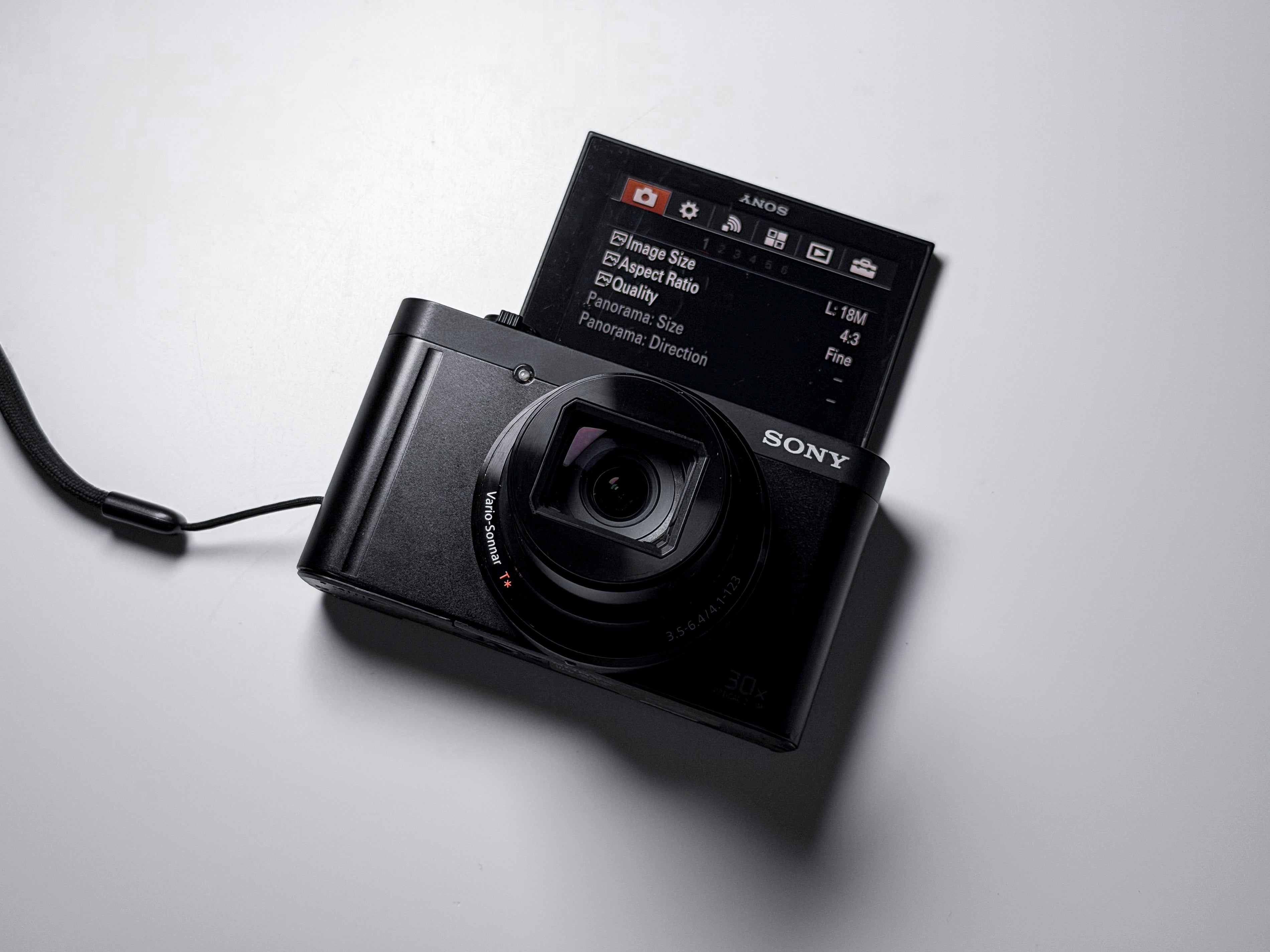 Sony WX500 Compact Camera 30x Zoom - 1 Year Warranty  DSC-WX500