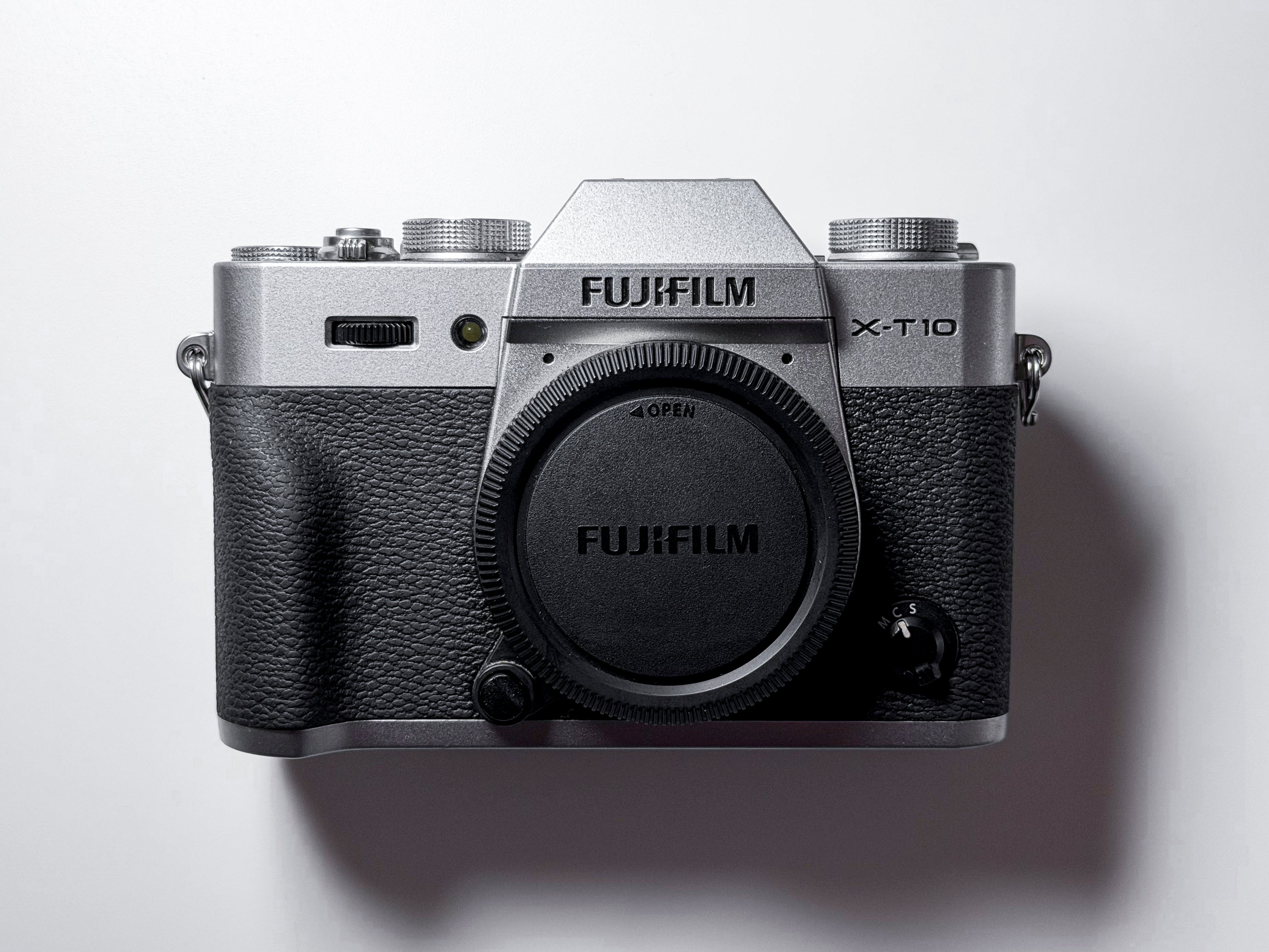 Fujifilm X-T10 Mirrorless APS-C Body Fuji XT10 - 1 Year Warranty, Excellent