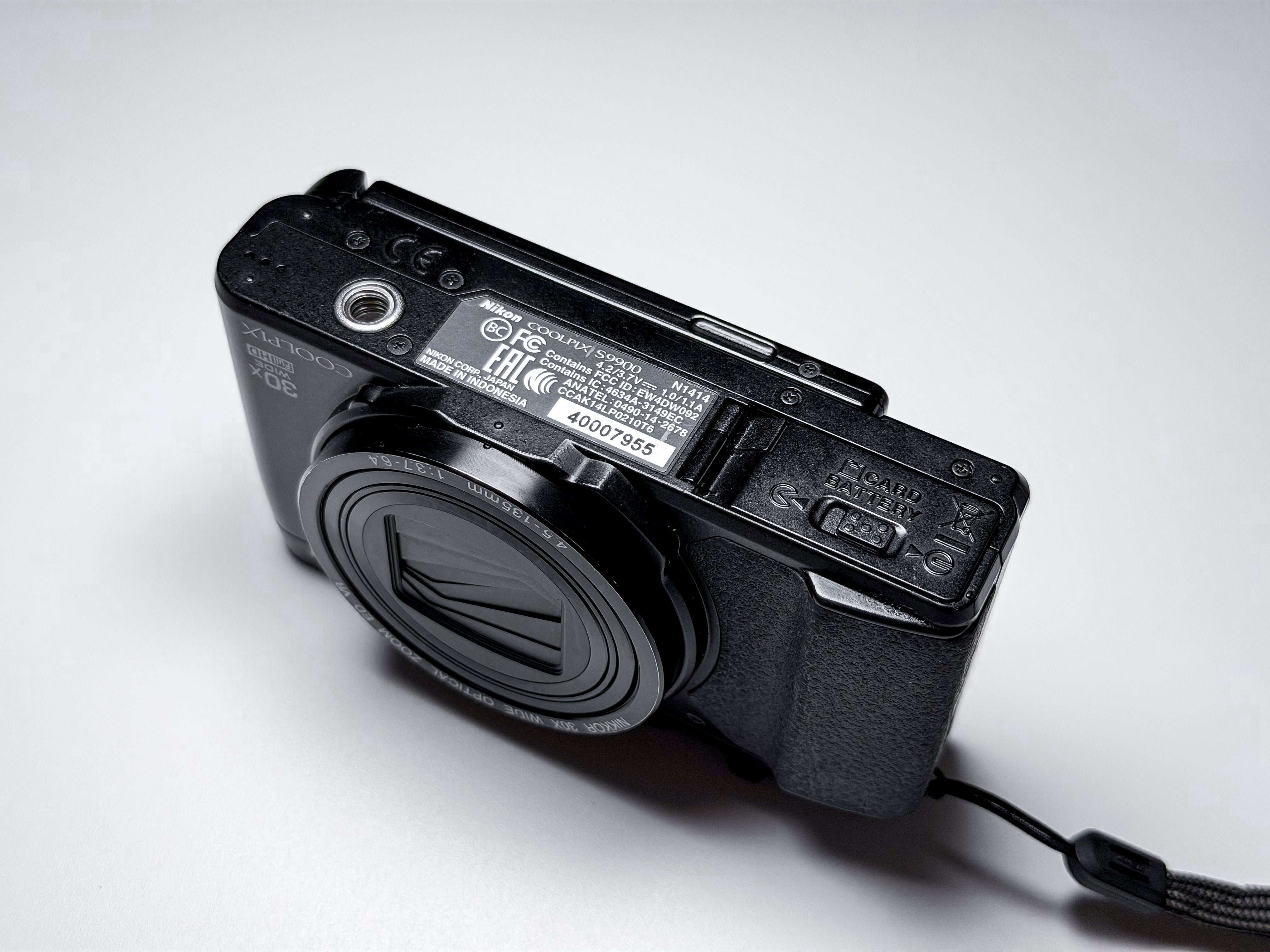 Nikon Coolpix S9900 30x Zoom 16 Mpx - 1 Year Warranty, Excellent