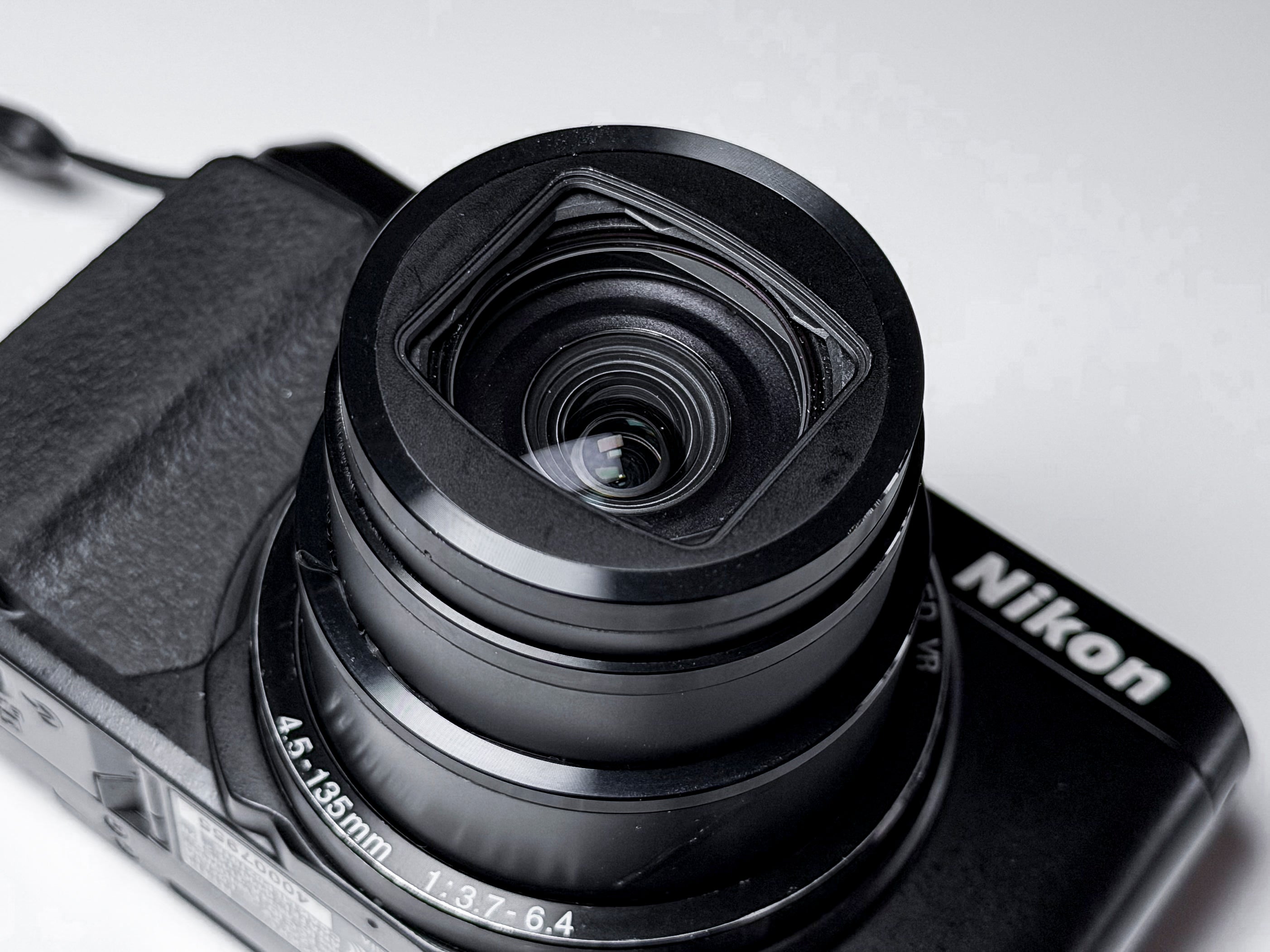 Nikon Coolpix S9900 30x Zoom 16 Mpx - 1 Year Warranty, Excellent