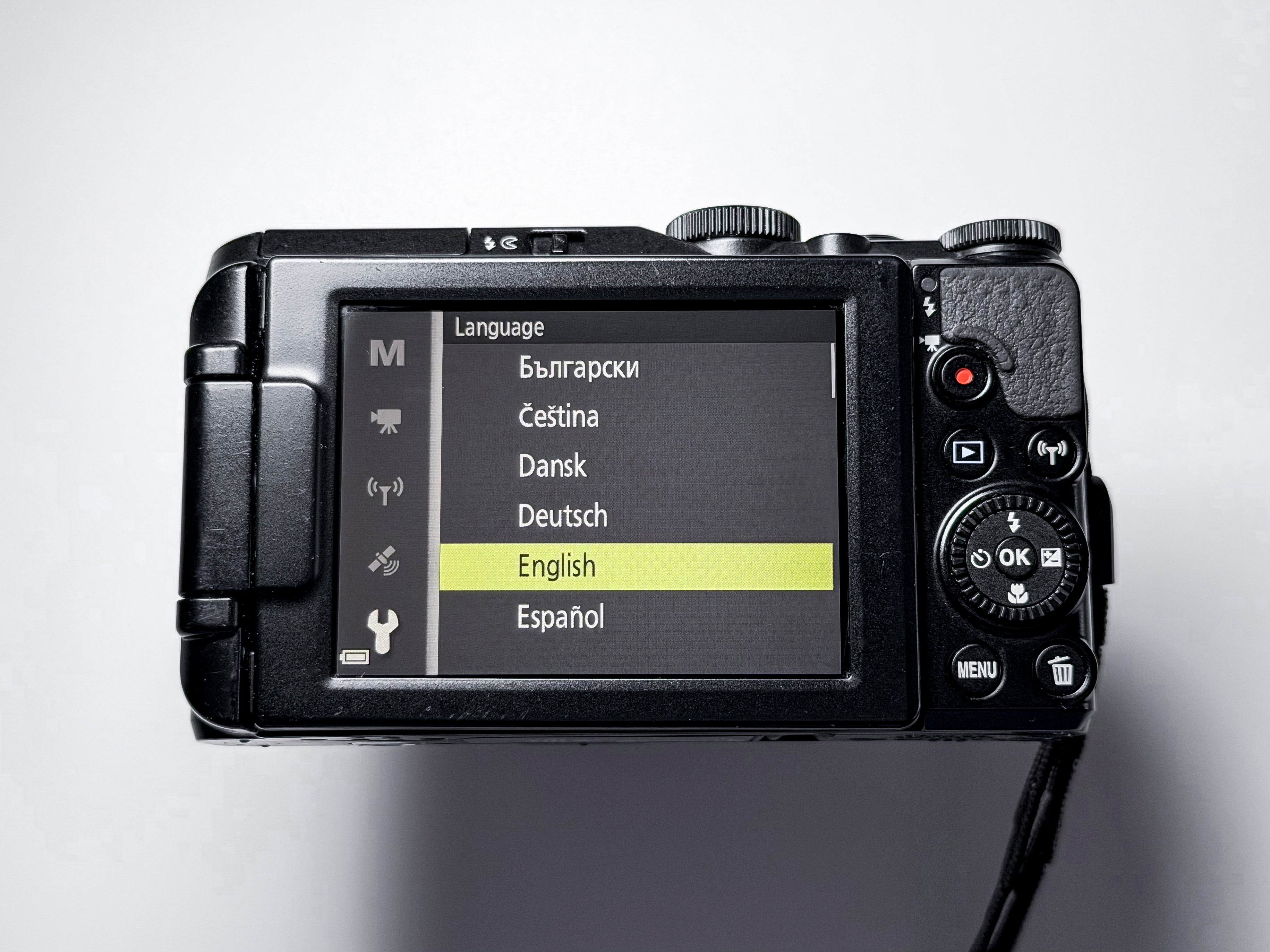 Nikon Coolpix S9900 30x Zoom 16 Mpx - 1 Year Warranty, Excellent