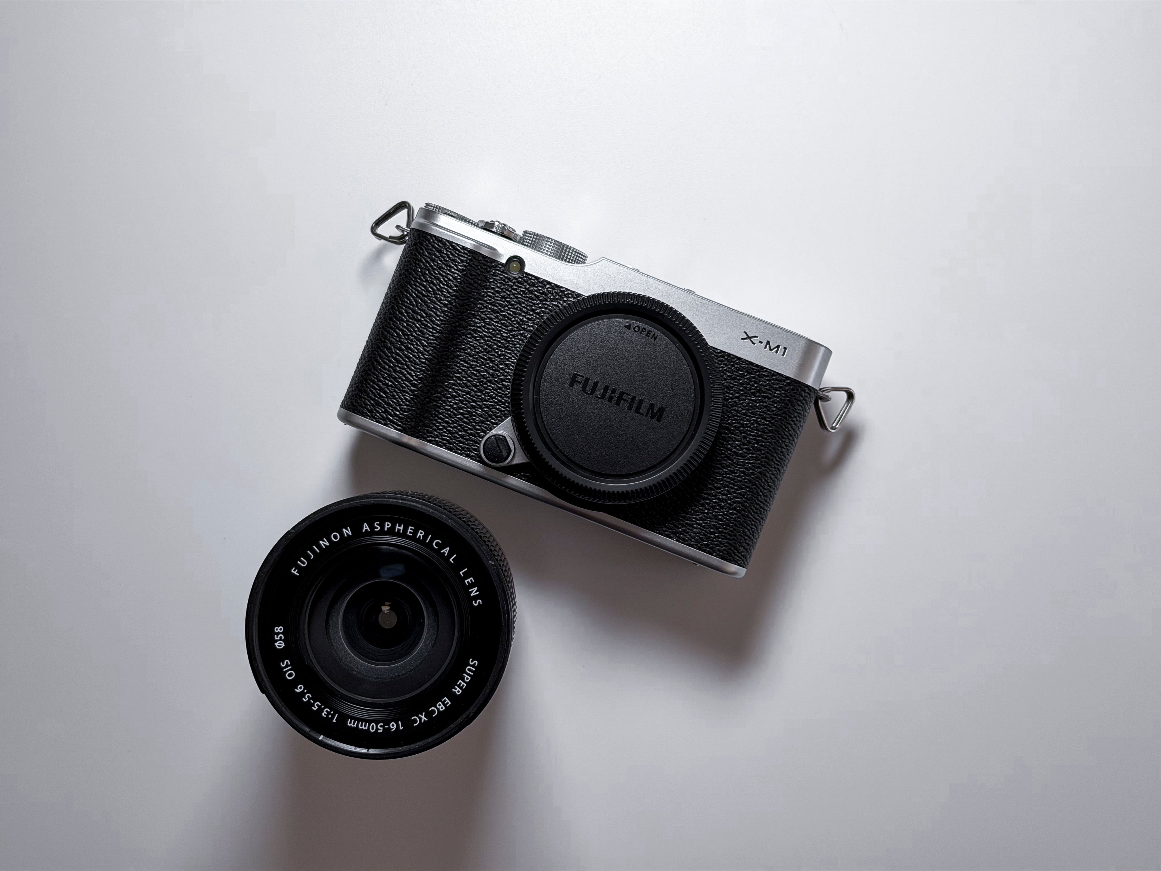 Fujifilm X-M1 + 16-50mm OIS Mirrorless APS-C Fuji - 1 Year Warranty, Excellent