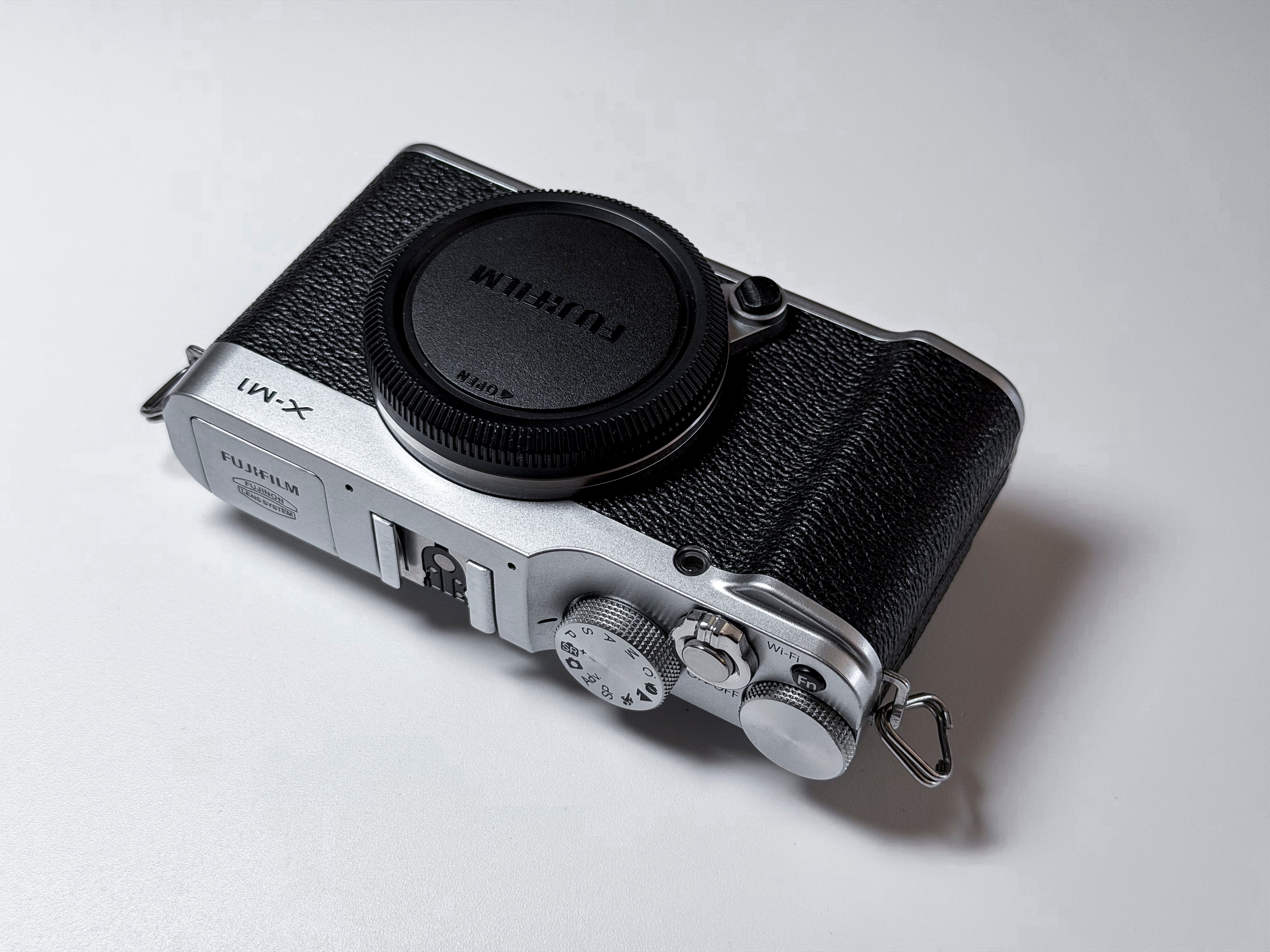 Fujifilm X-M1 + 16-50mm OIS Mirrorless APS-C Fuji - 1 Year Warranty, Excellent