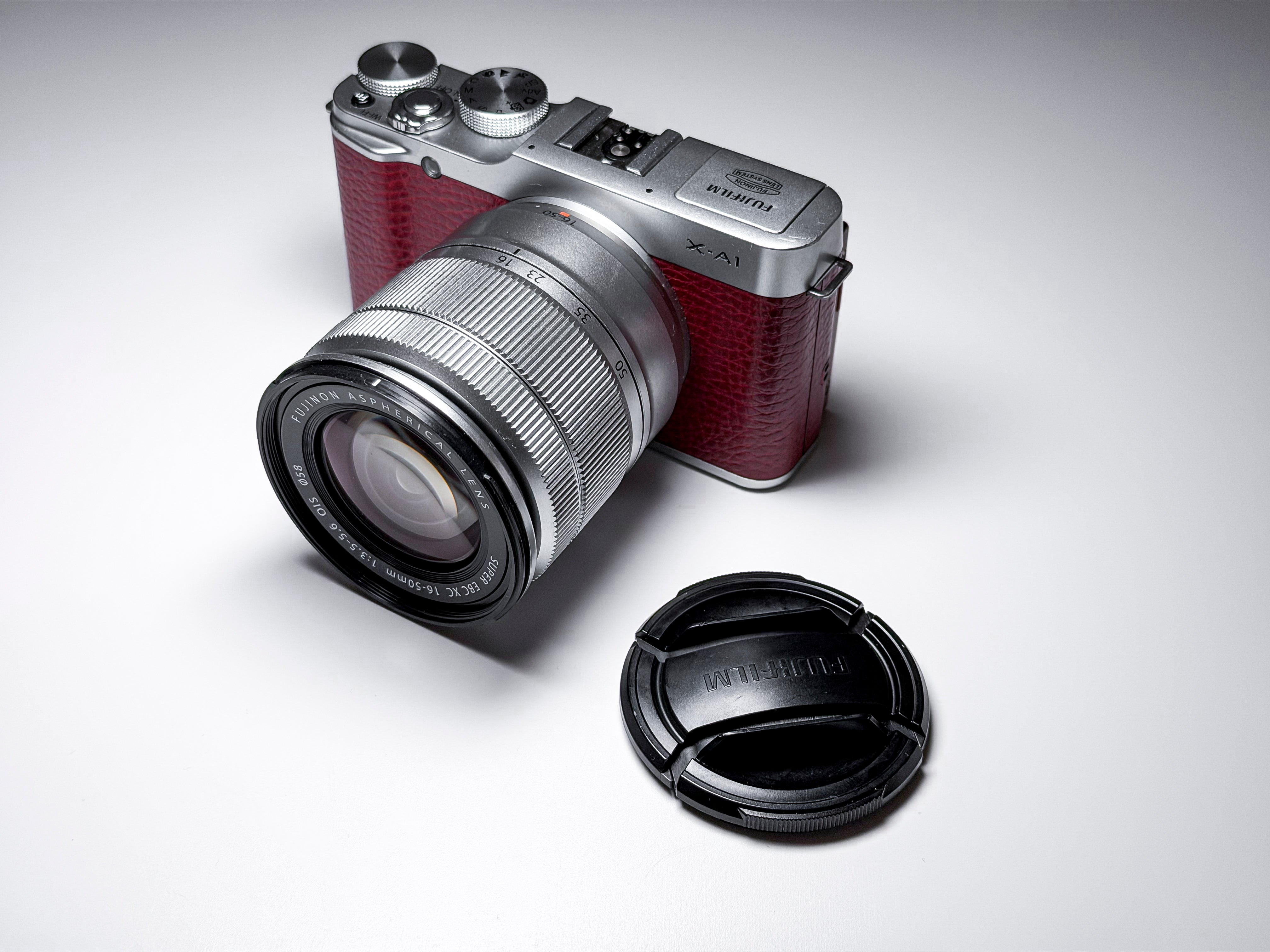 Fujifilm X-A1 + 16-50mm OIS Kit APS-C Fuji XA3 - 1 Year Warranty, Excellent