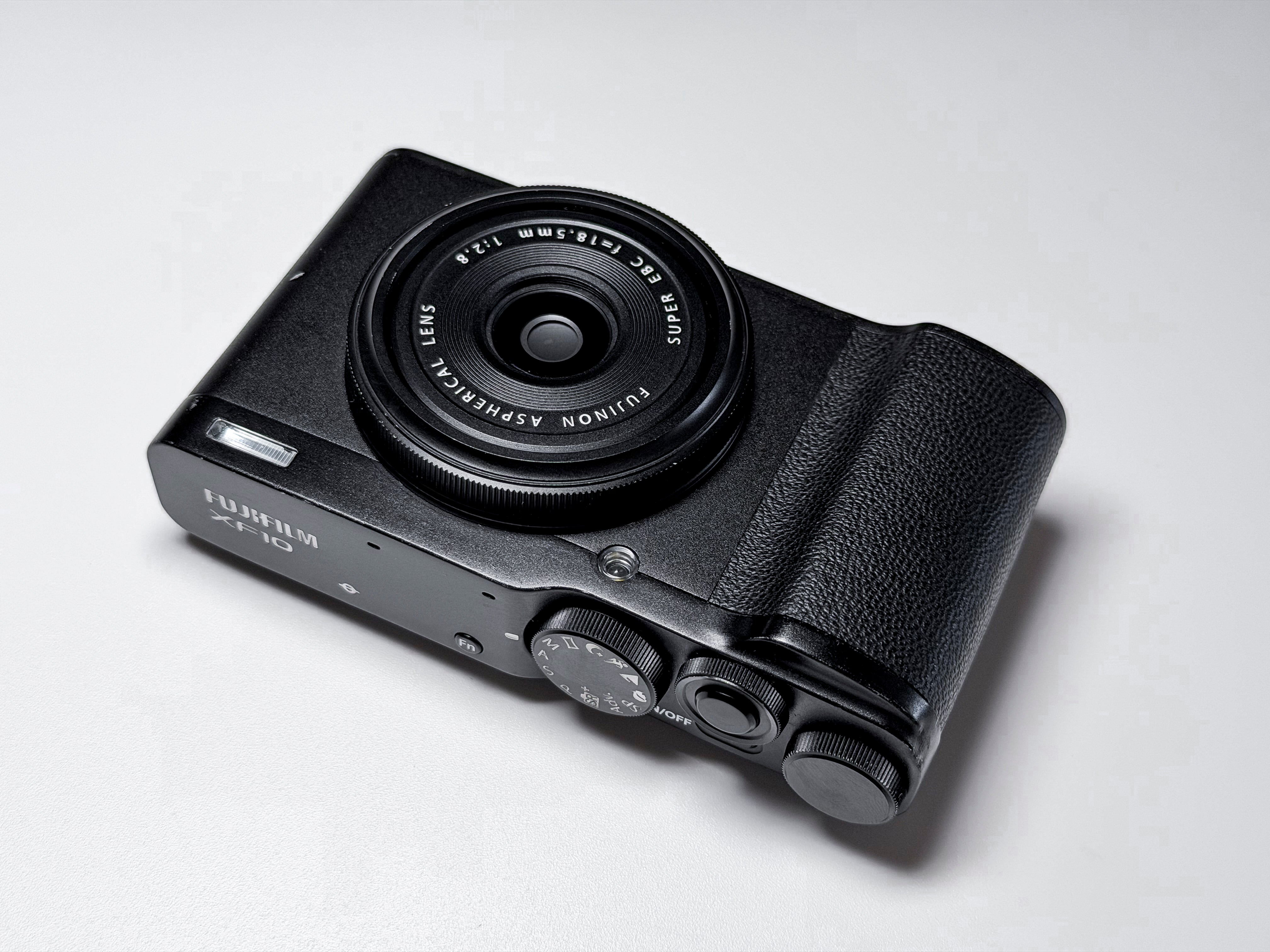 Fujifilm XF10 Digital Camera APS-C X-Trans 24.2 Mpx - 1 Year Warranty Fuji X-F10