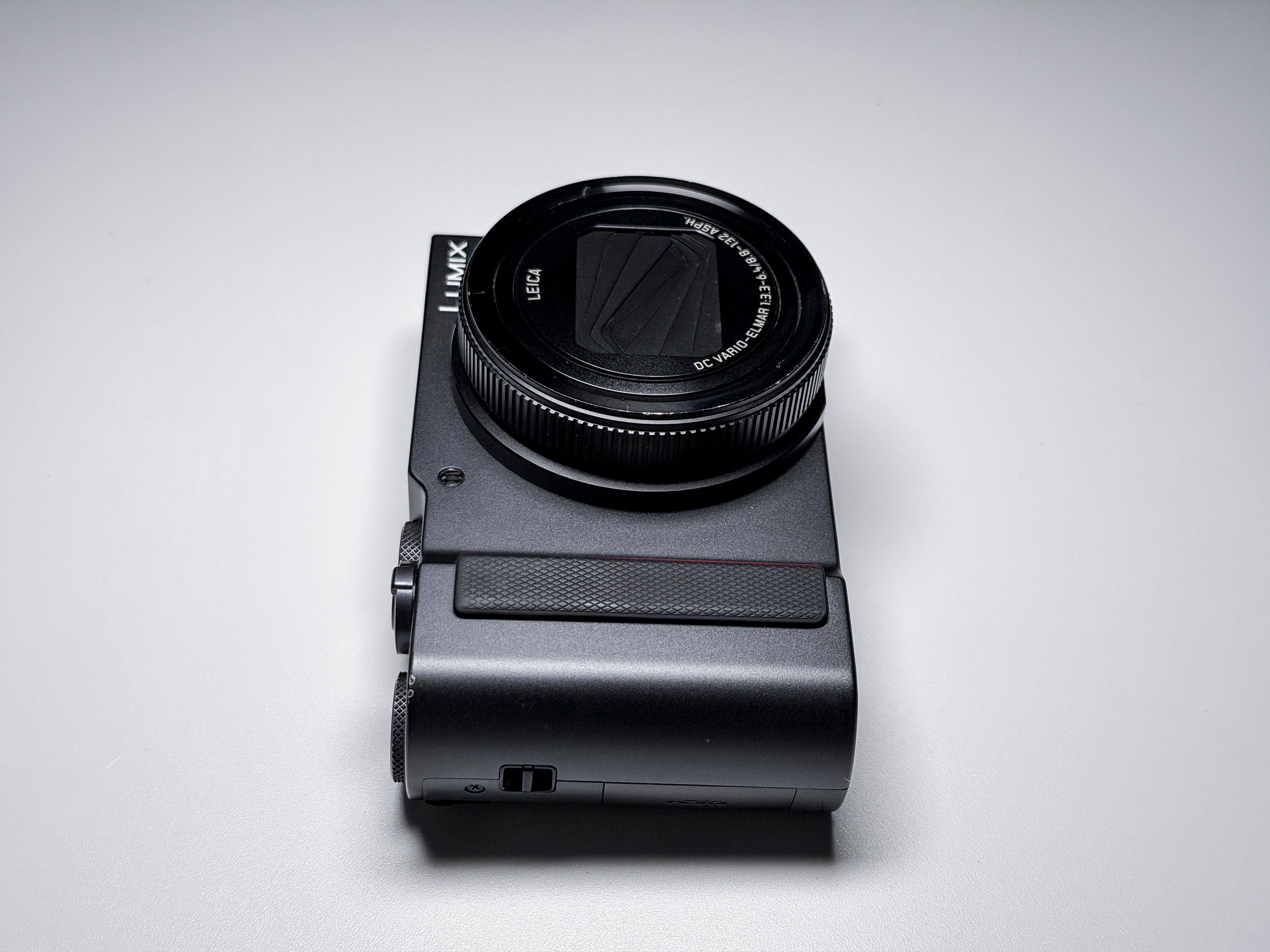 Panasonic Lumix TZ200 15x Leica Lens - 1 Year Warranty, Near Mint ZS200 TZ-200
