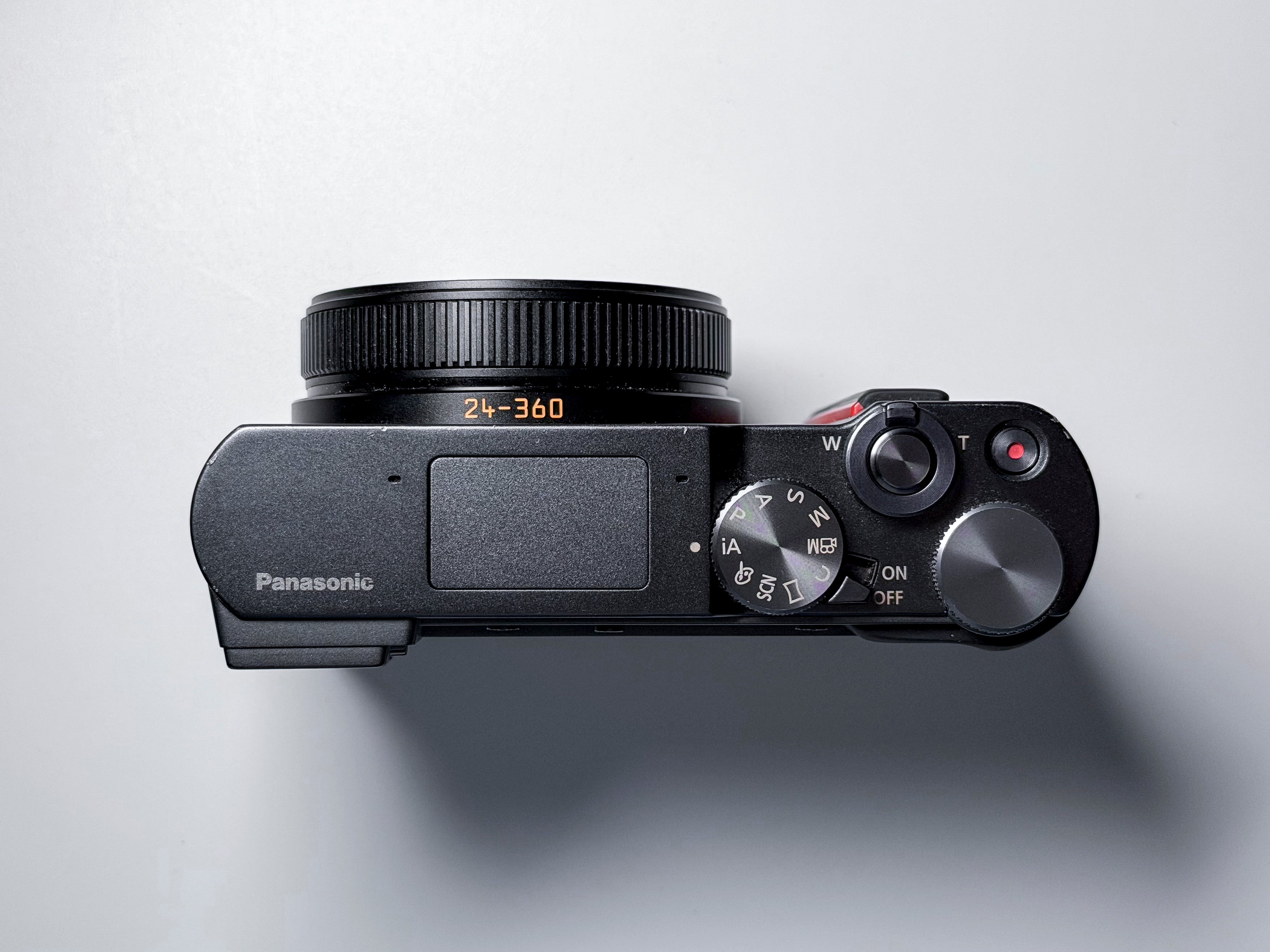 Panasonic Lumix TZ200 15x Leica Lens - 1 Year Warranty, Near Mint ZS200 TZ-200