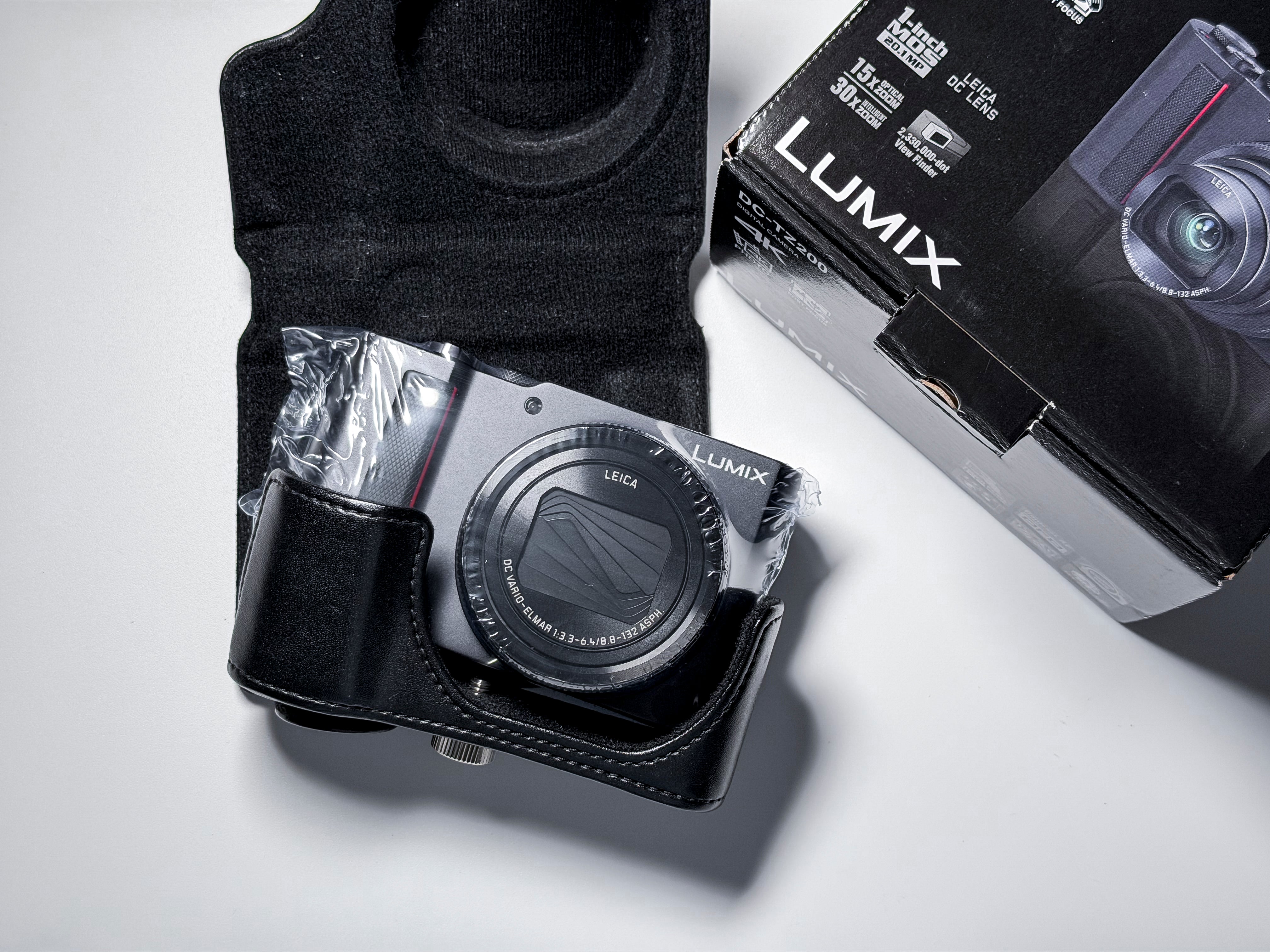 Panasonic Lumix TZ200 15x Leica Lens - 1 Year Warranty, Near Mint ZS200 TZ-200