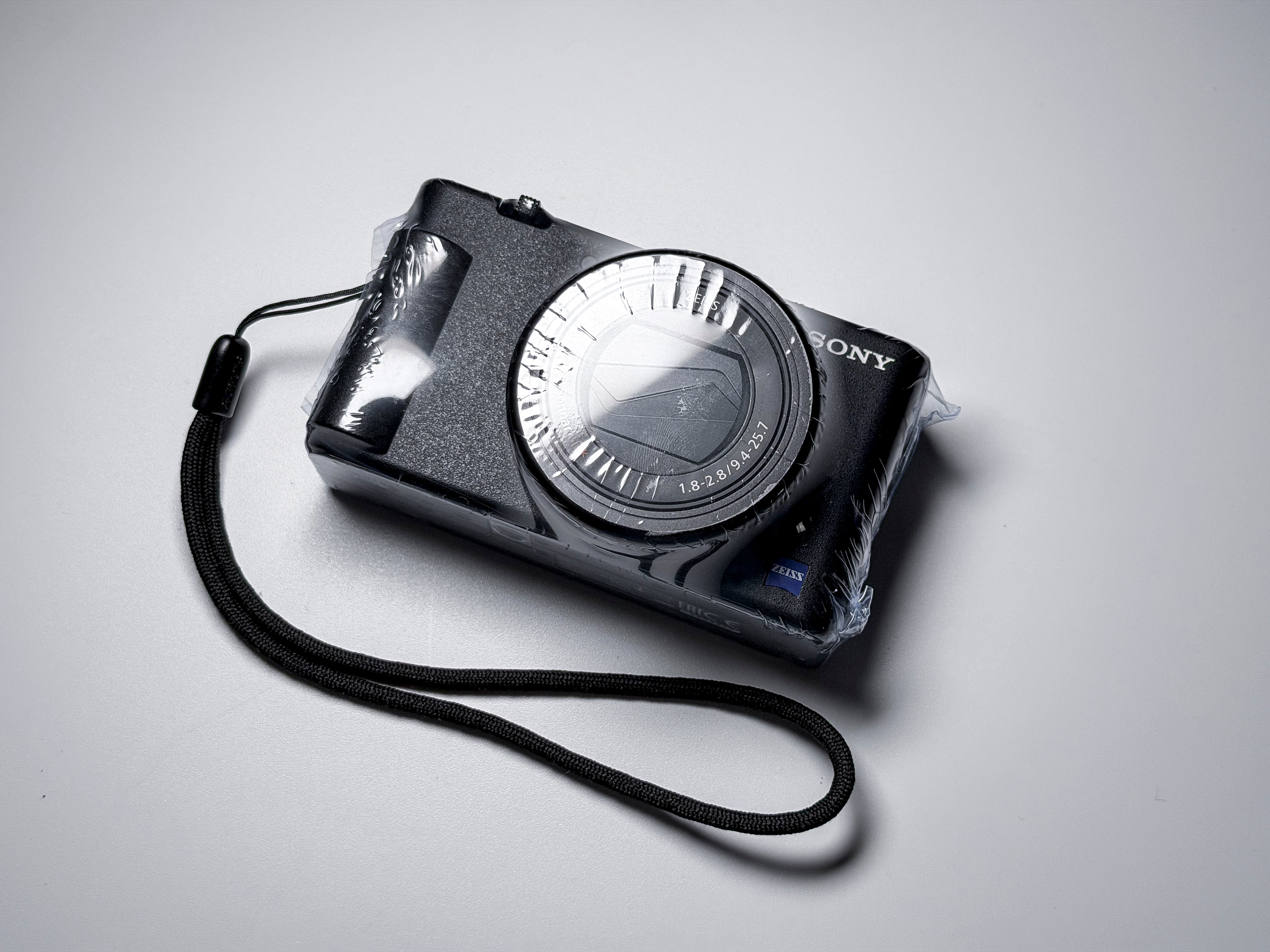 Sony ZV1 Cyber-shot ZV-1 4K - 1 Year Warranty, Excellent