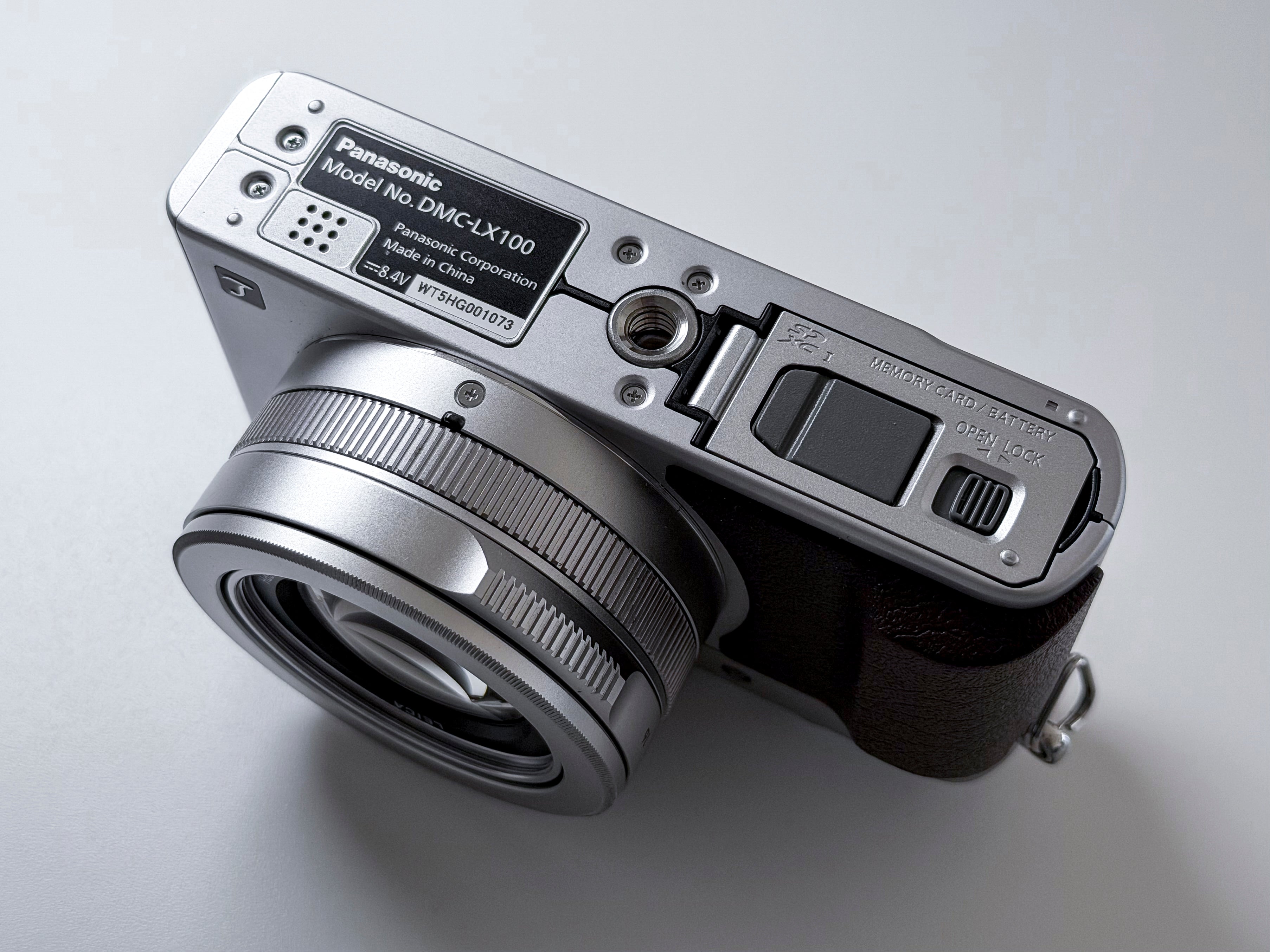 Panasonic Lumix LX100 Leica Lens - 1 Year Warranty, Near Mint