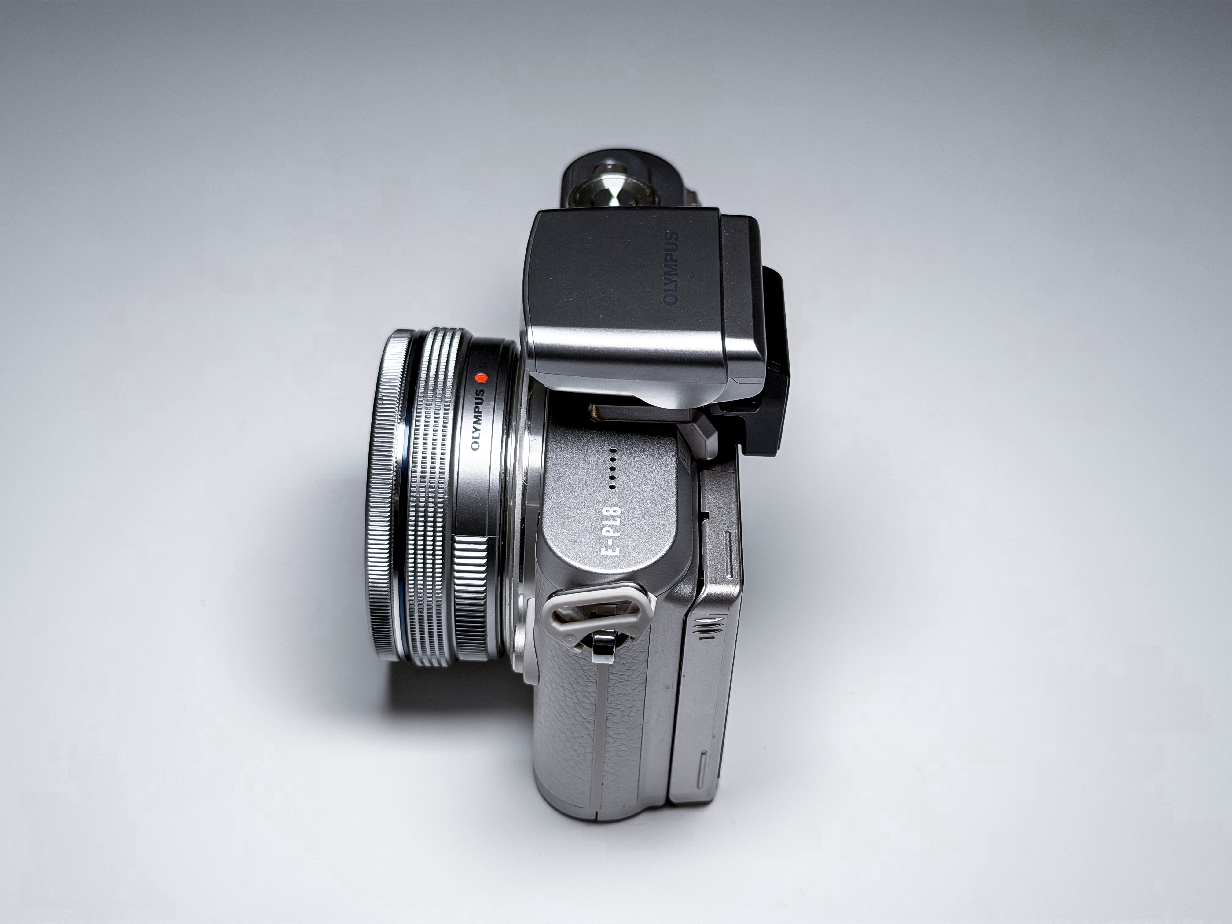 Olympus Pen E-PL8 Mirrorless M43 + 14-42 Zuiko - 1 Year Warranty, Excellent EPL8