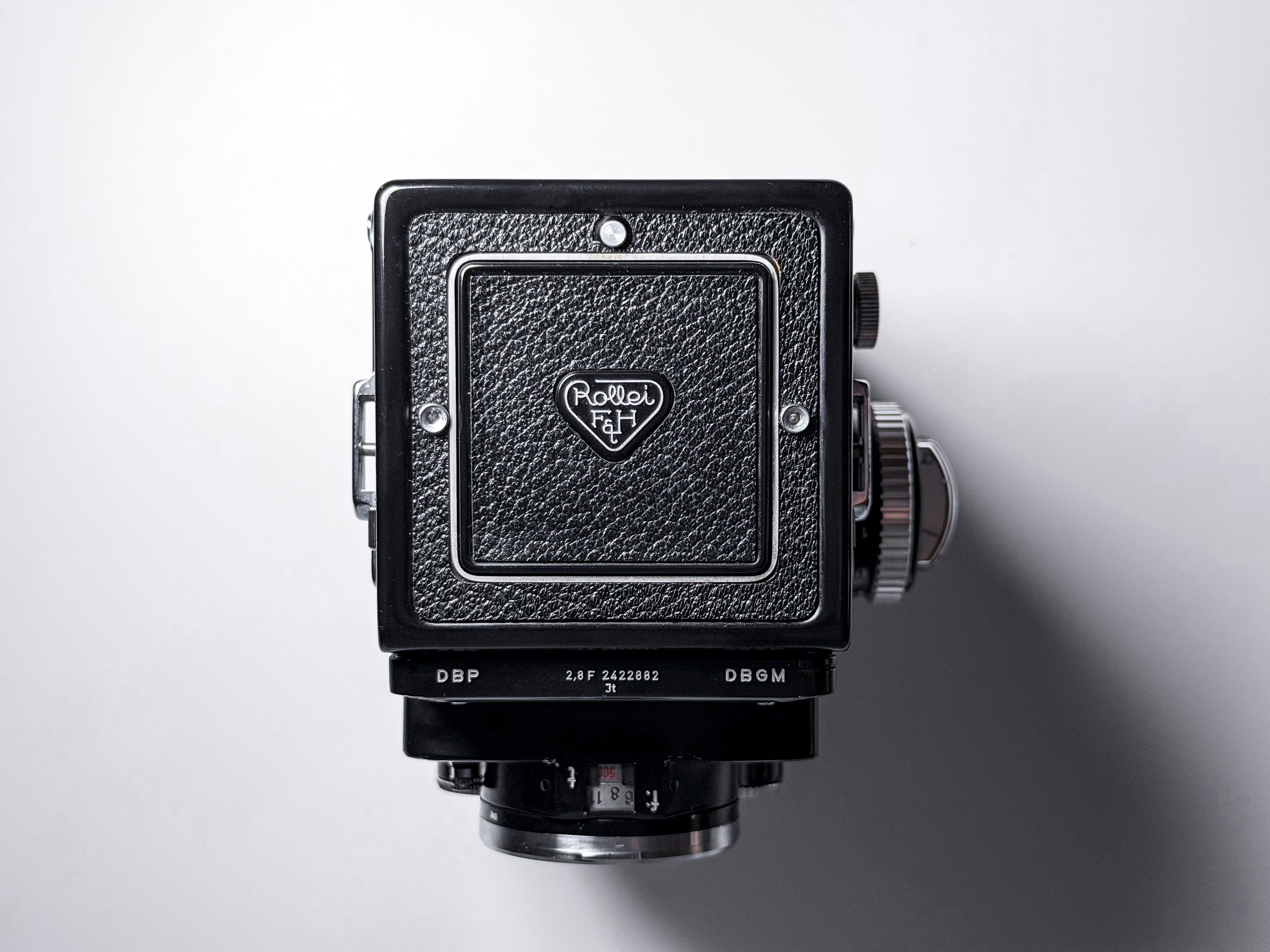 Rolleiflex 2.8F Medium Format TLR Planar, Excellent Film Tested with Accessories